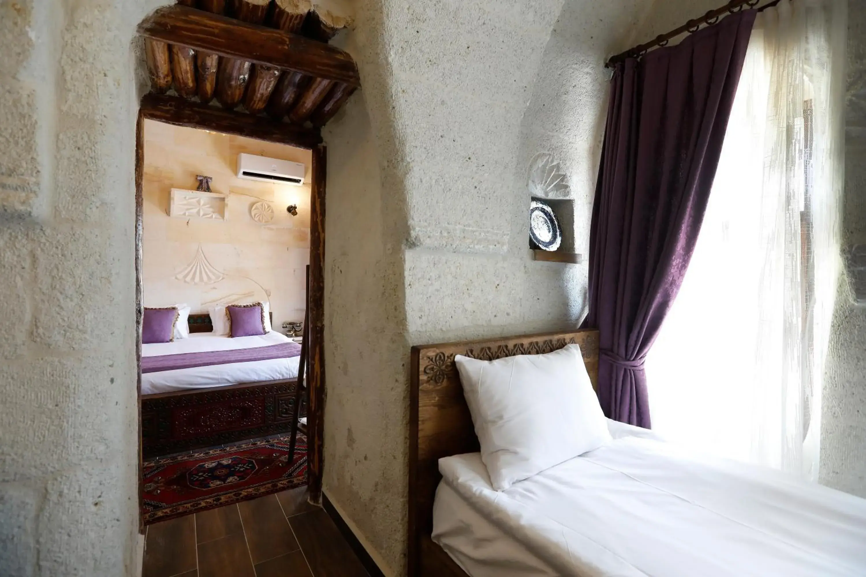 Bed in Ada Cave Suites Bed in Ada Cave Suites
