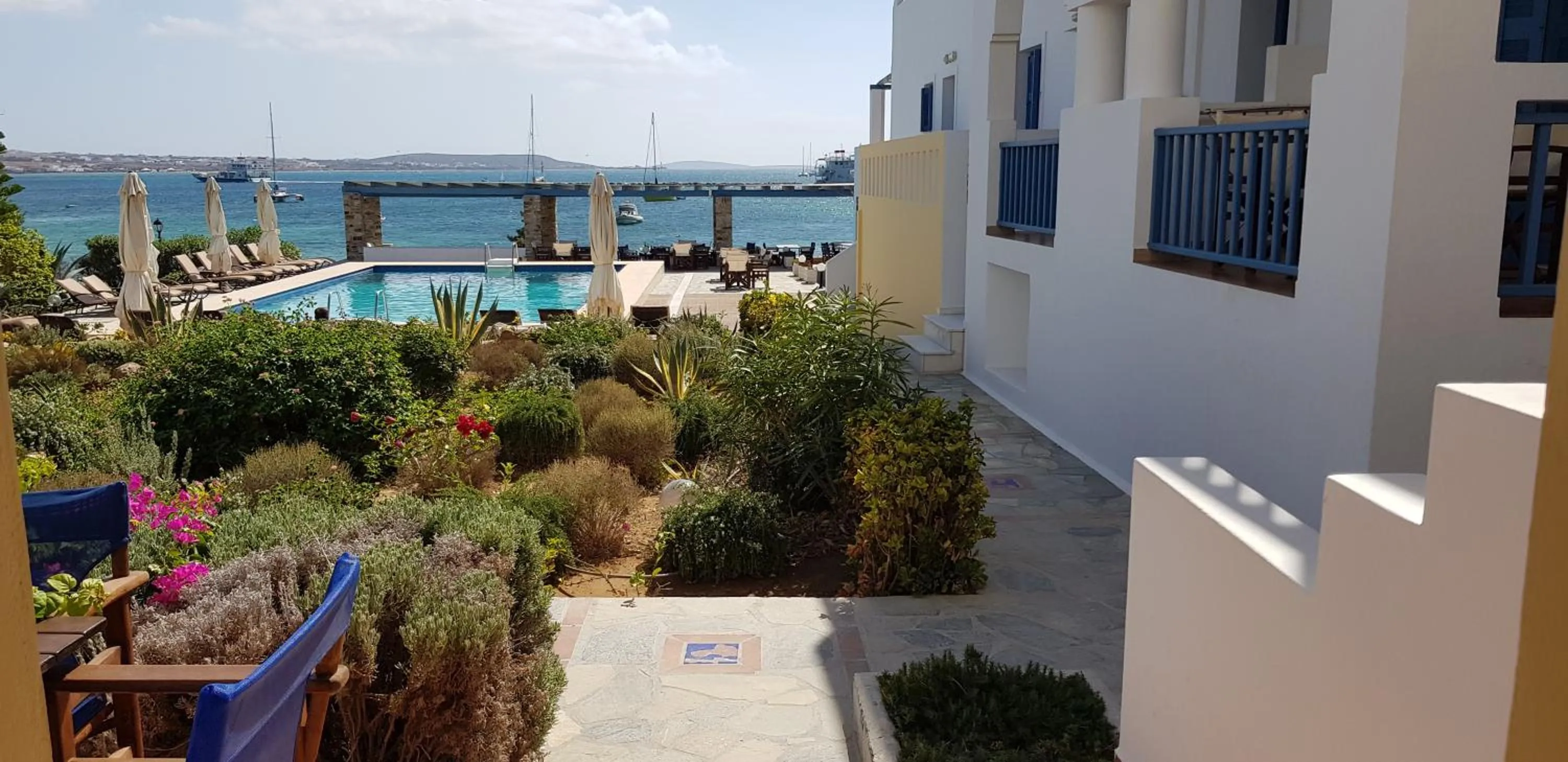 Apartment with Pool View  in Kouros Village