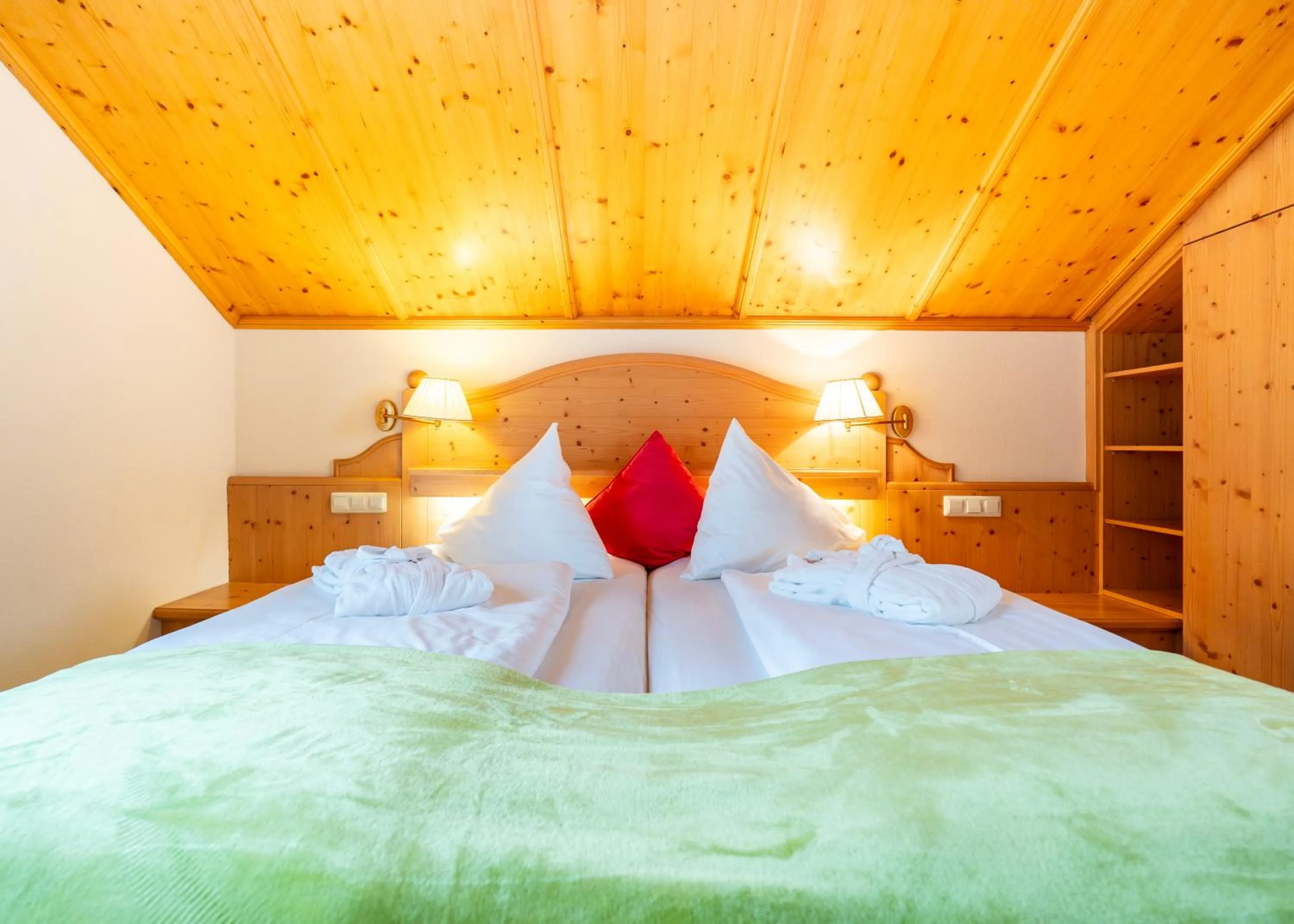 Bed in Hotel Vitaler Landauerhof