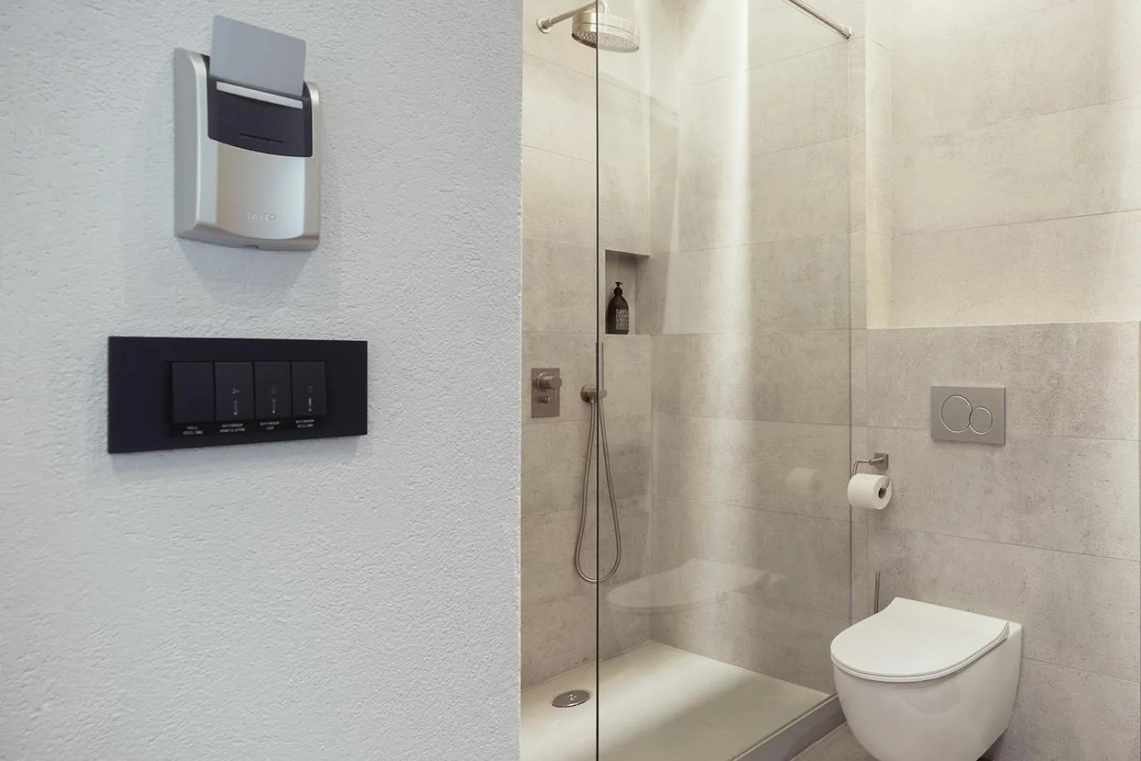 Shower in Kollmann Rooms and Apartments