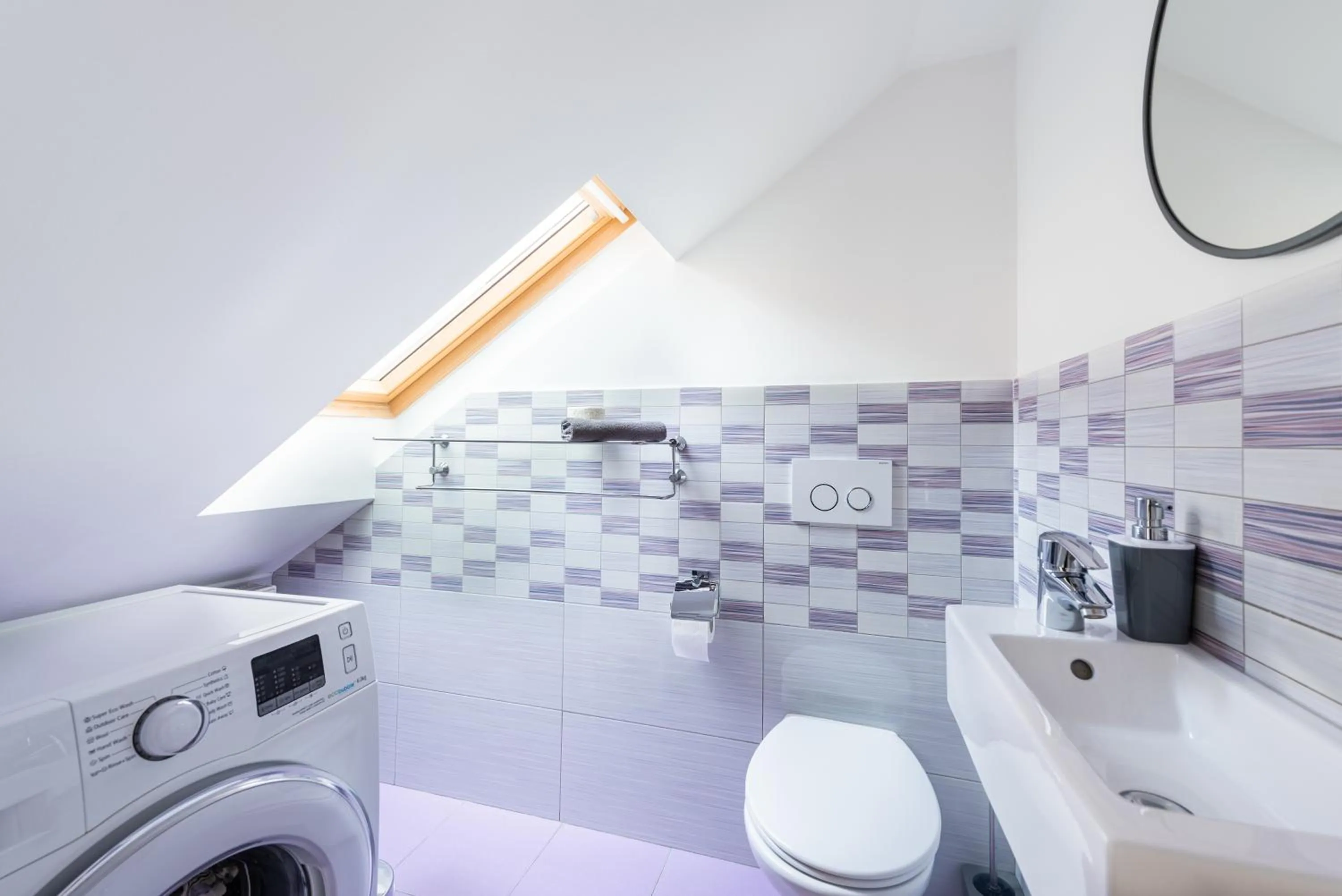 Toilet in Kollmann Rooms and Apartments