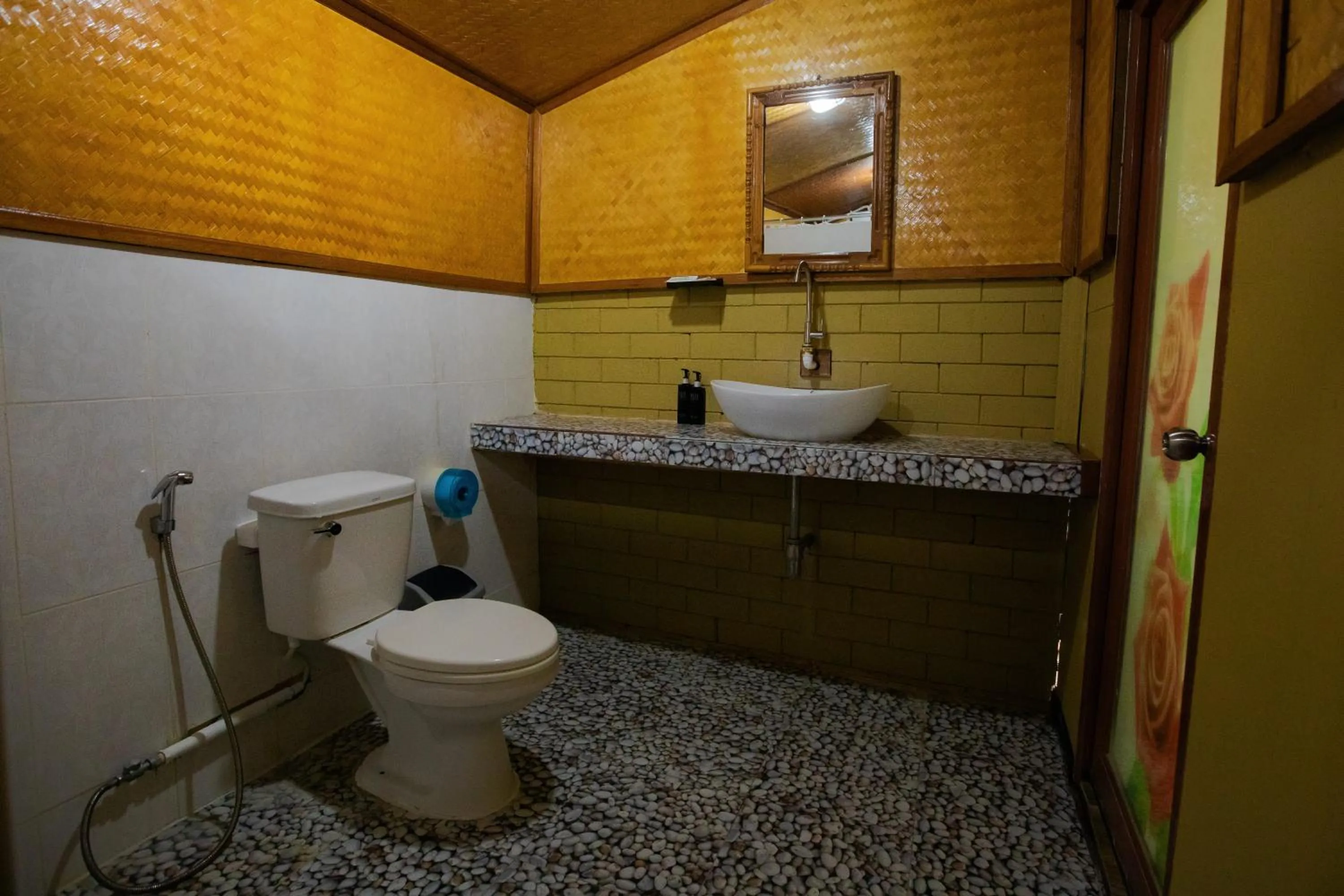 Toilet in Chareena Beachside