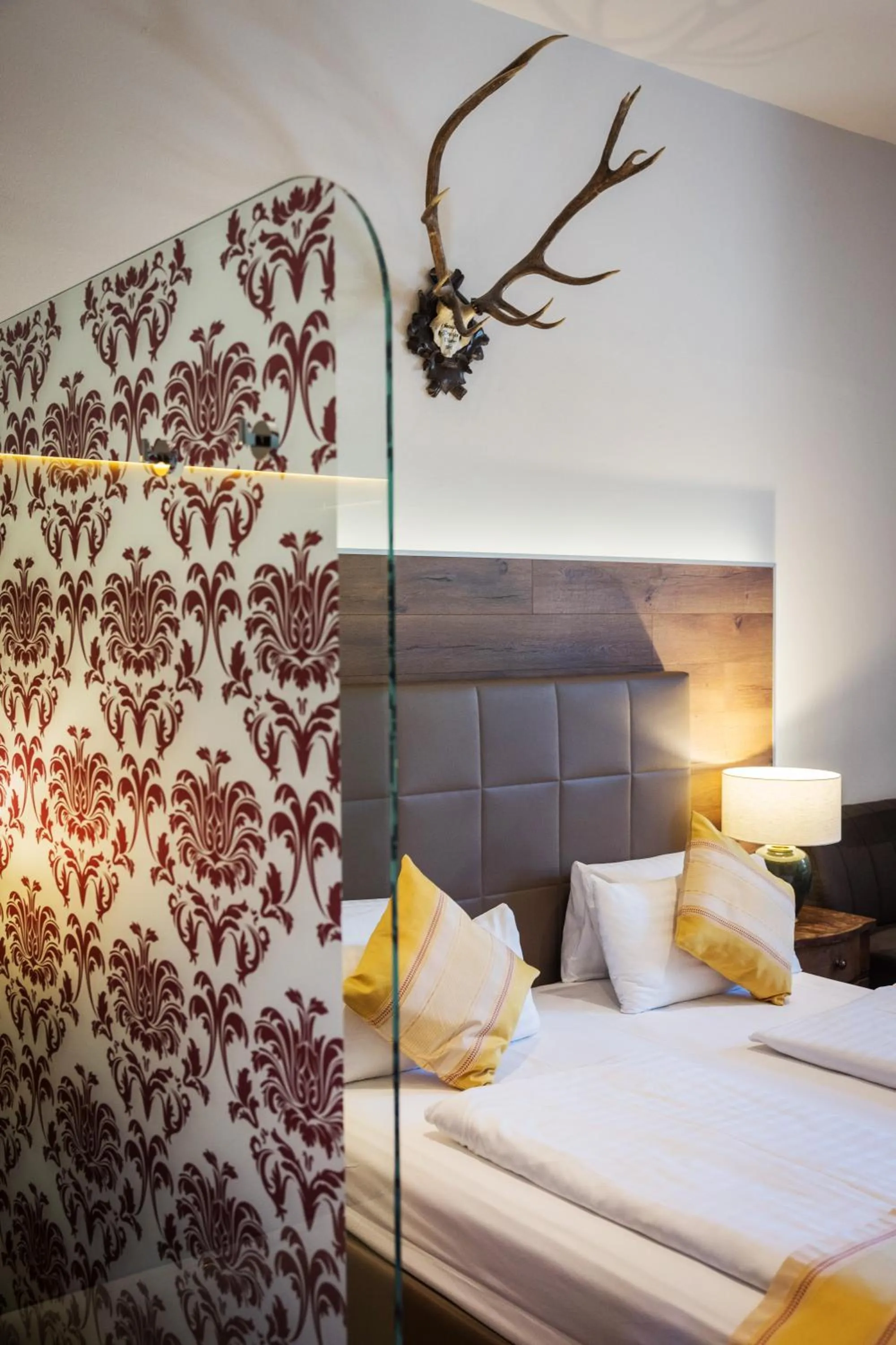 Photo of the whole room, Bed in Schlosshotel Mondsee