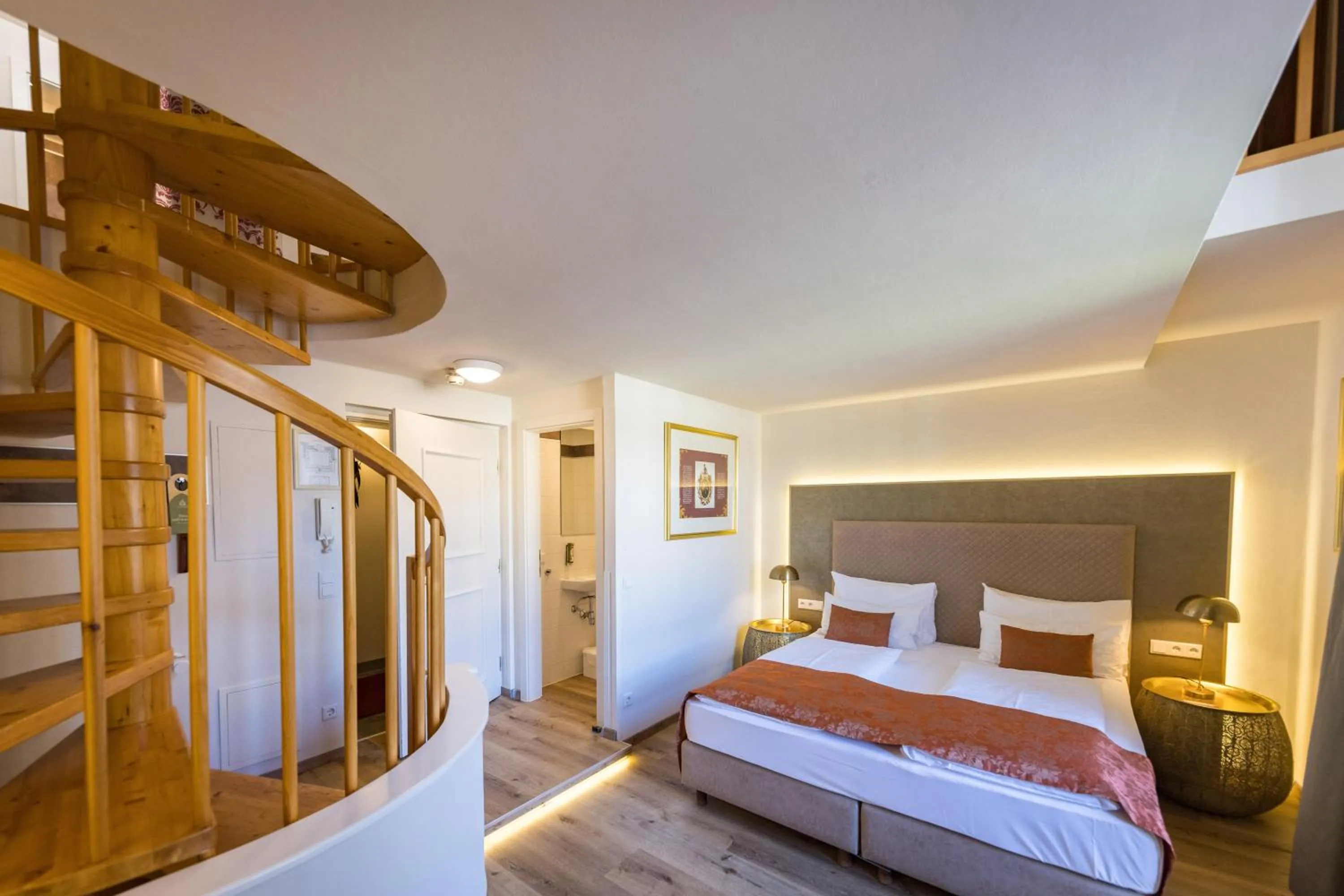 Photo of the whole room, Bed in Schlosshotel Mondsee