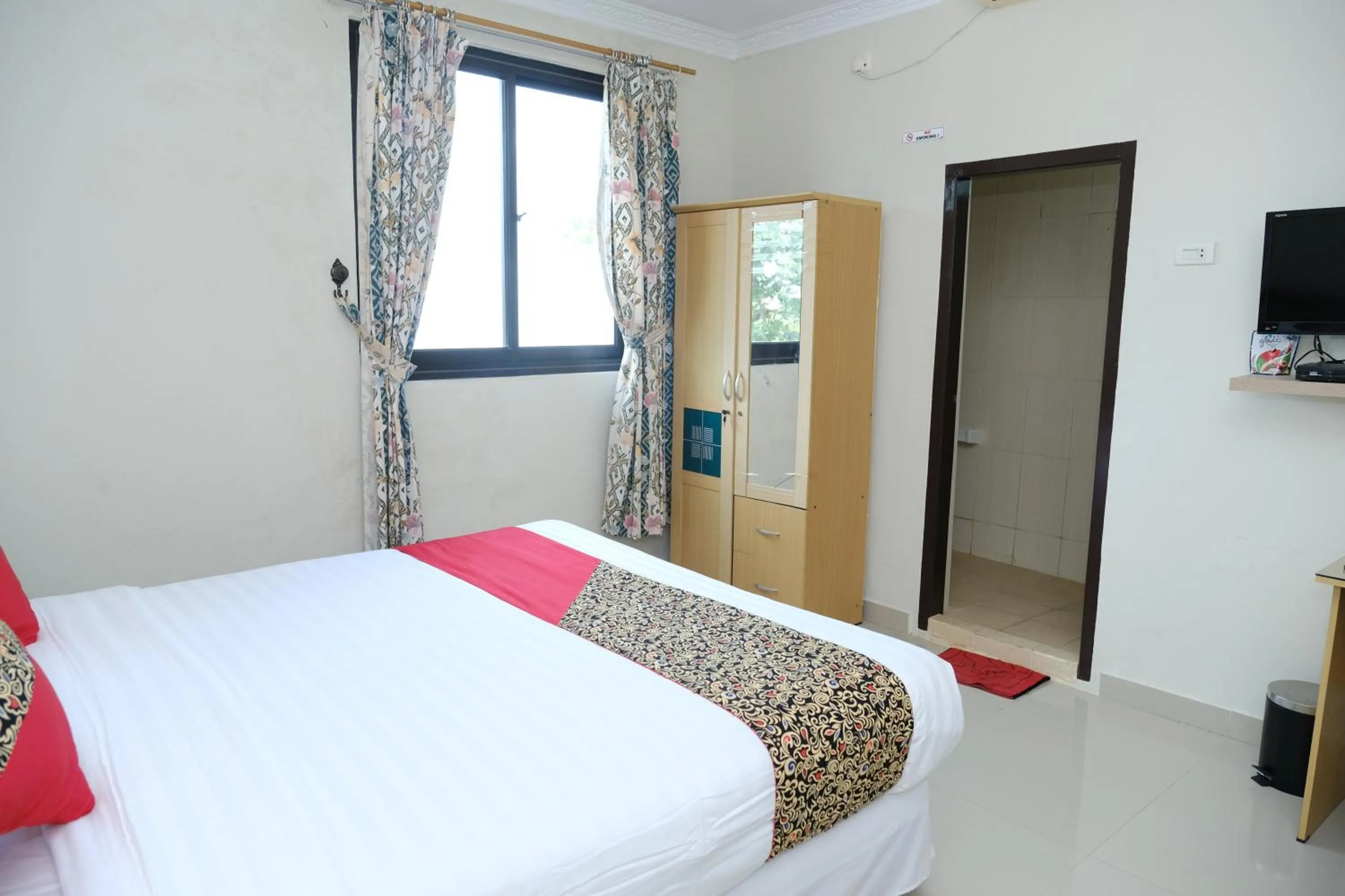 Joyful Hotel