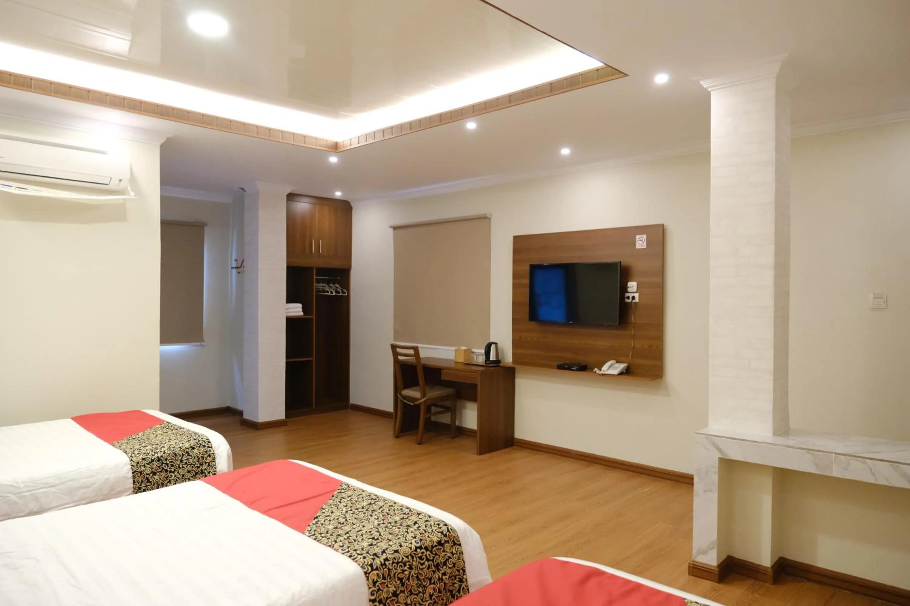 Joyful Hotel