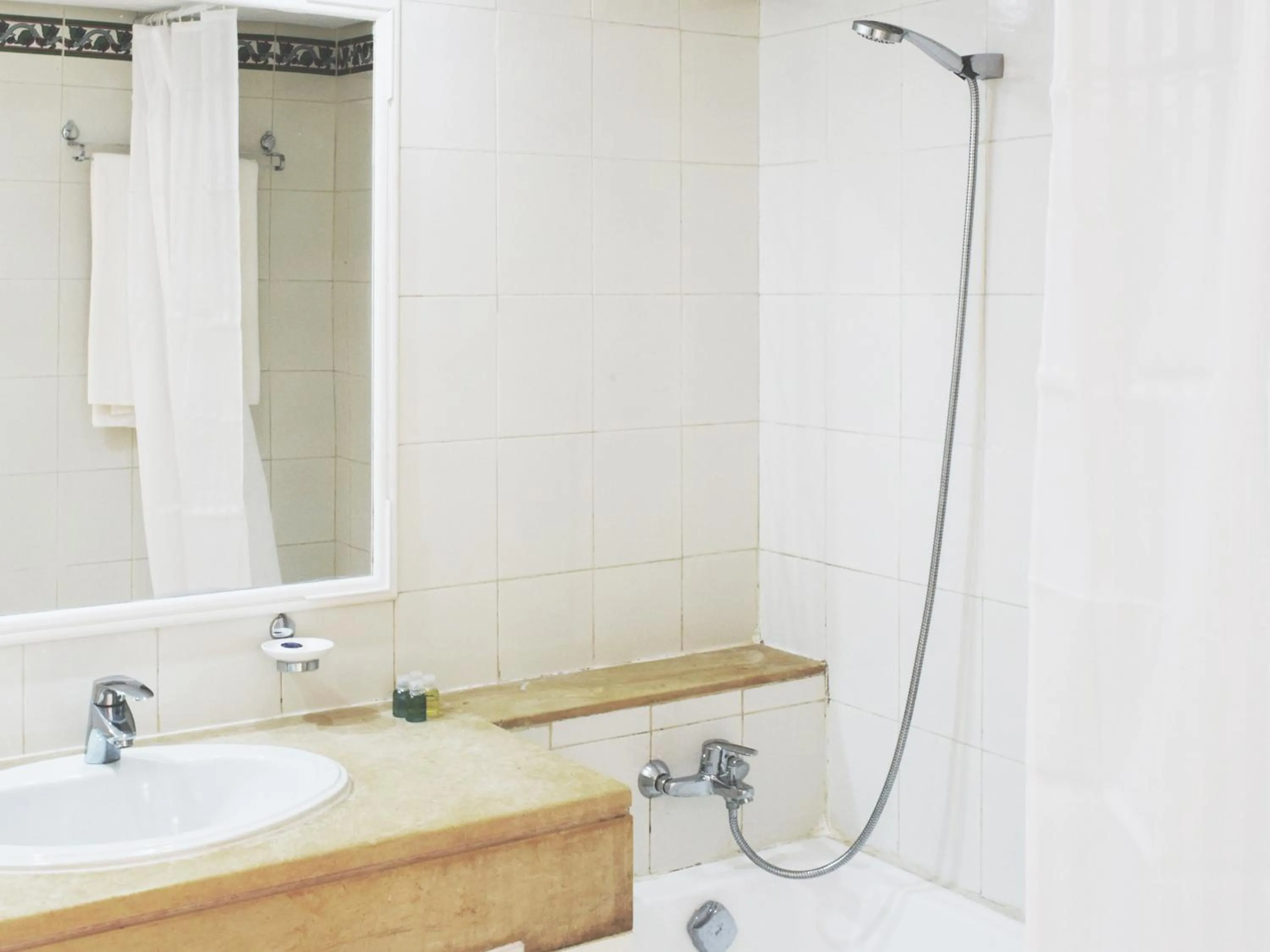Shower in Hotel Bougainvillier Djerba