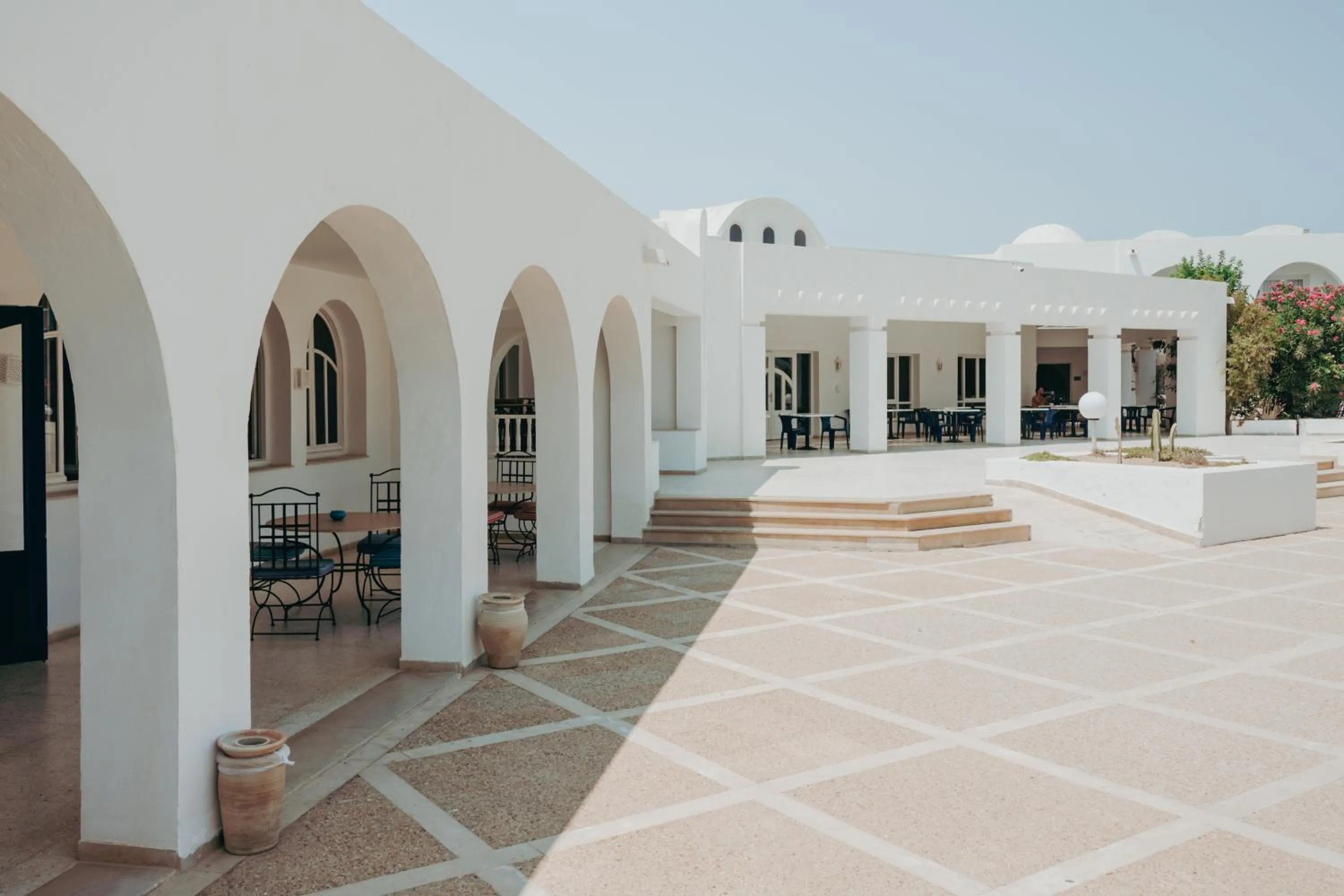 Patio in Hotel Bougainvillier Djerba