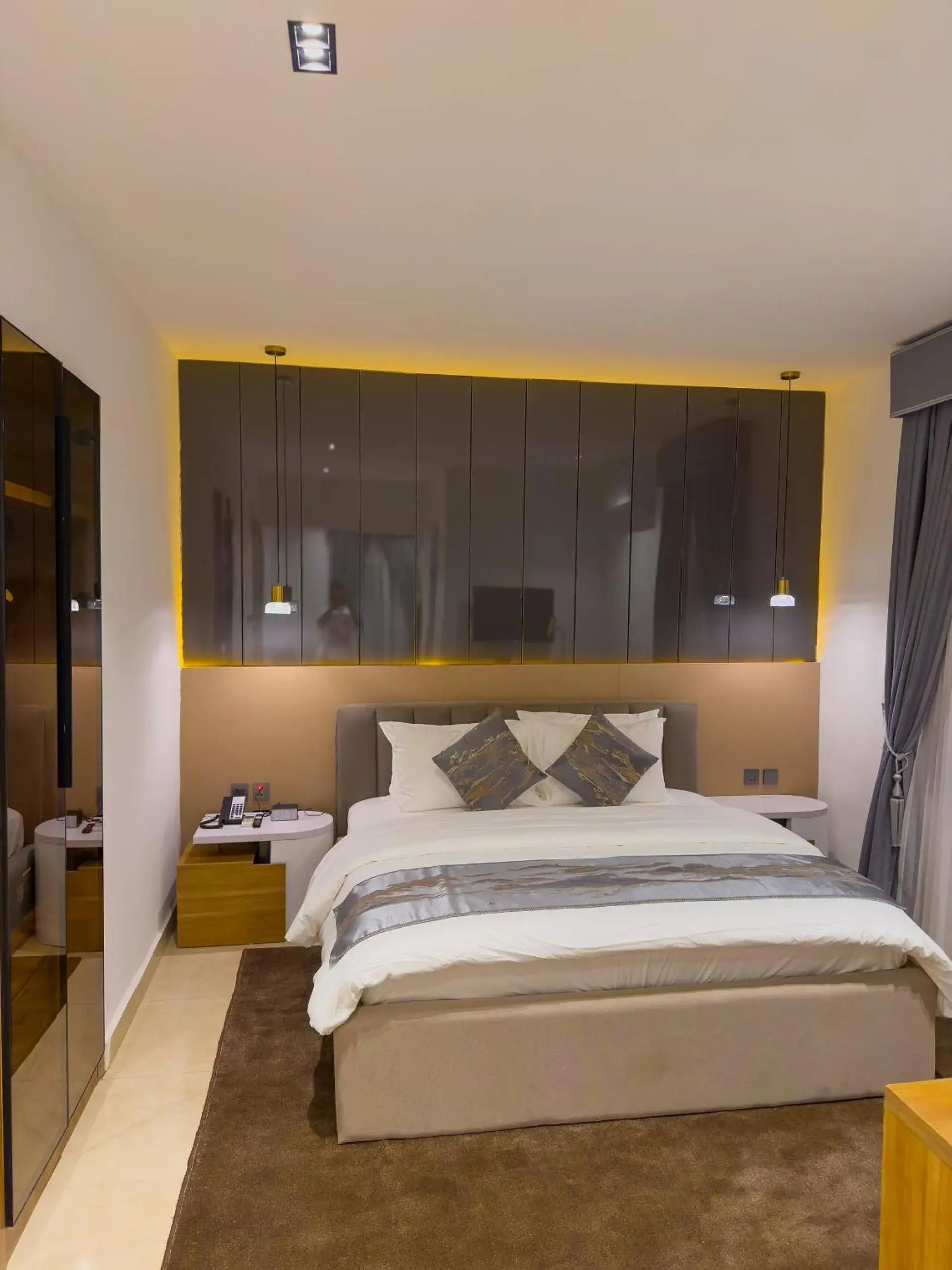 King Room - single occupancy in The Corniche Hotel King Room - single occupancy in The Corniche Hotel