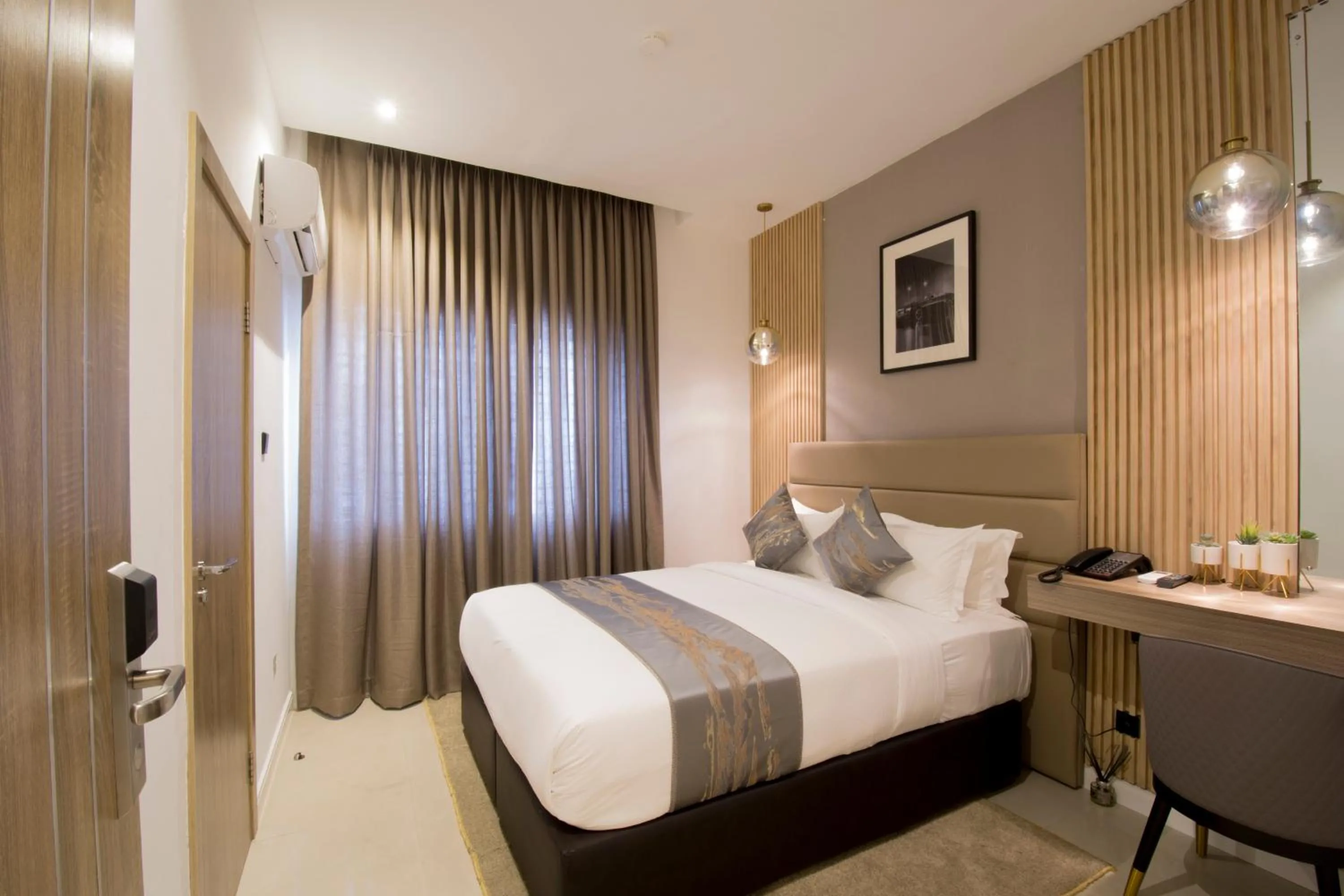 The Corniche Hotel