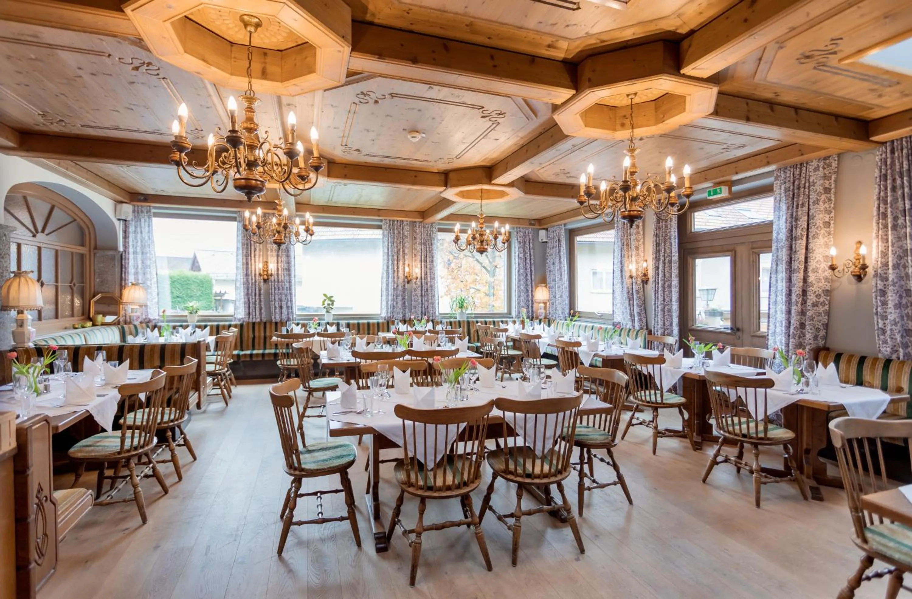 Restaurant/places to eat in Hotel Gasthof Zum Kirchenwirt