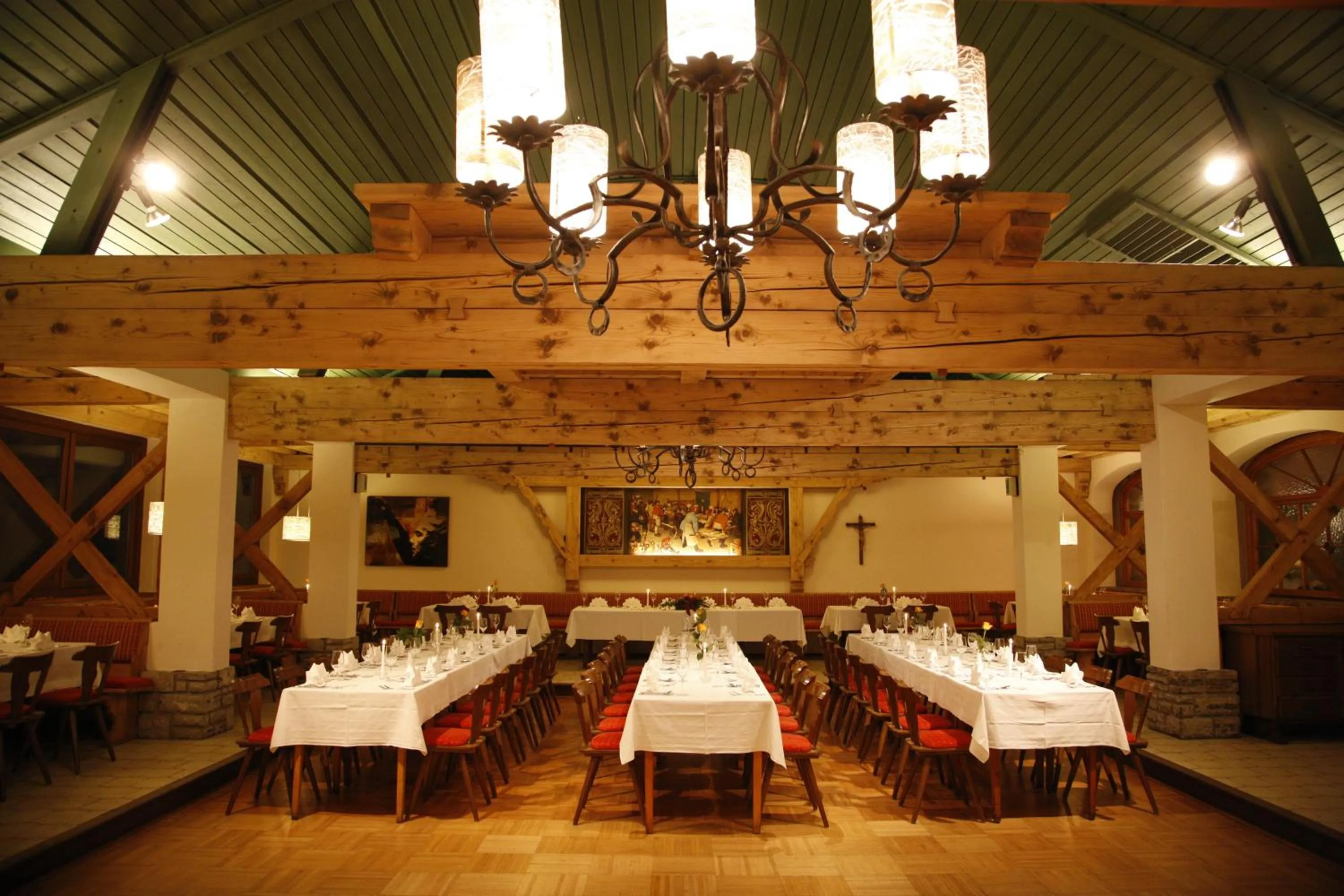 Restaurant/places to eat in Hotel Gasthof Zum Kirchenwirt