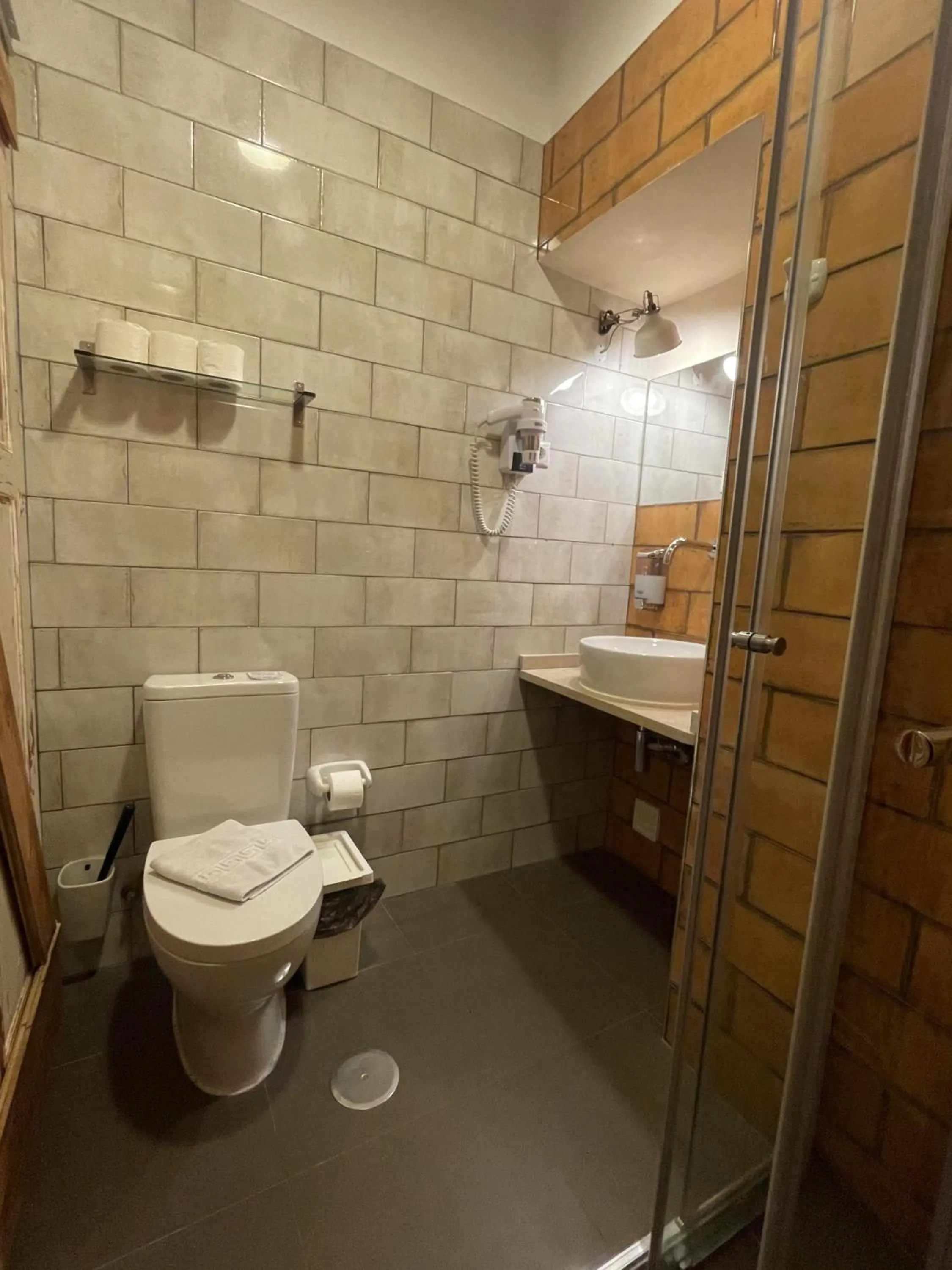 Bathroom in Tilia Hostel