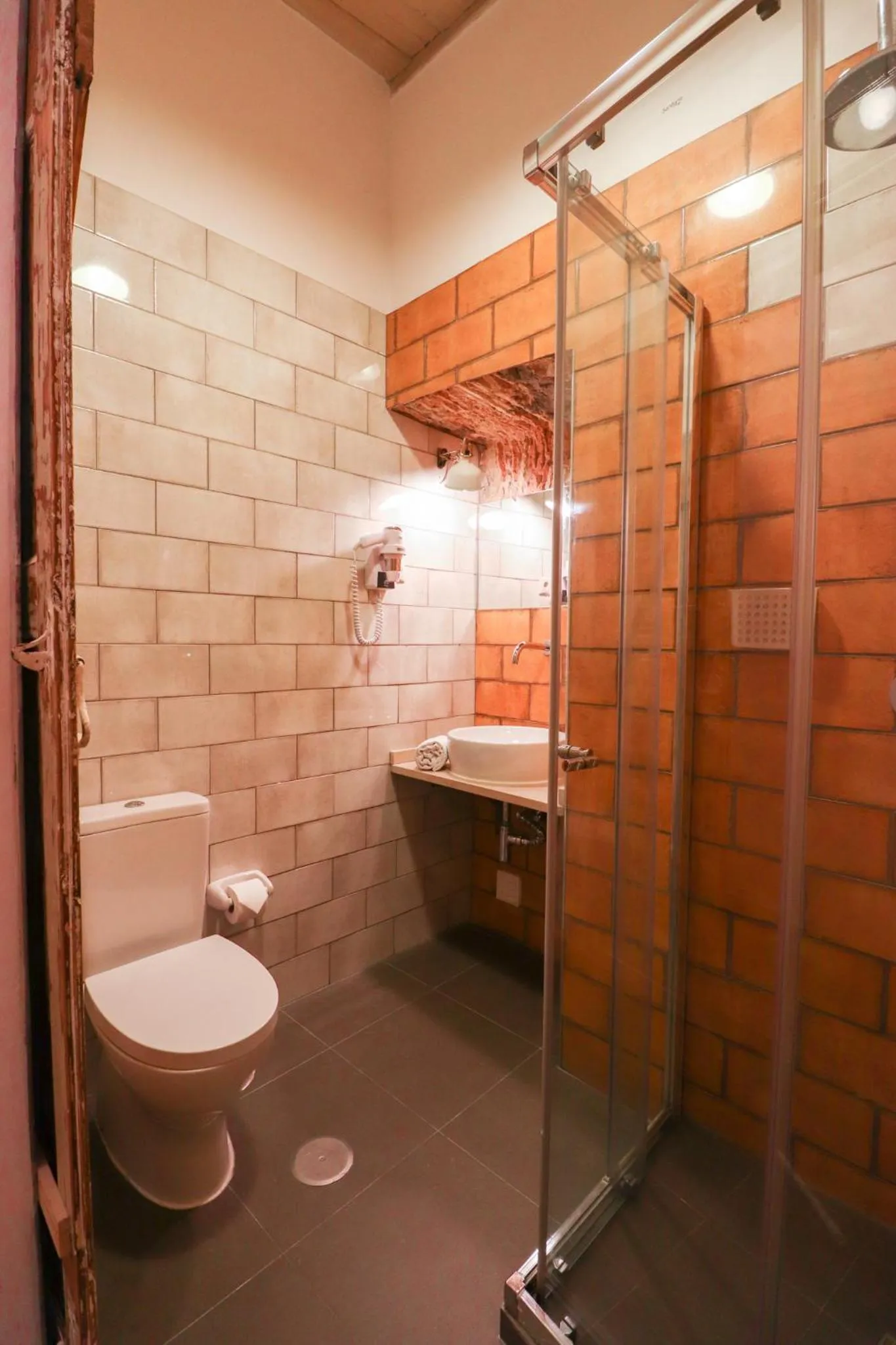Bathroom in Tilia Hostel