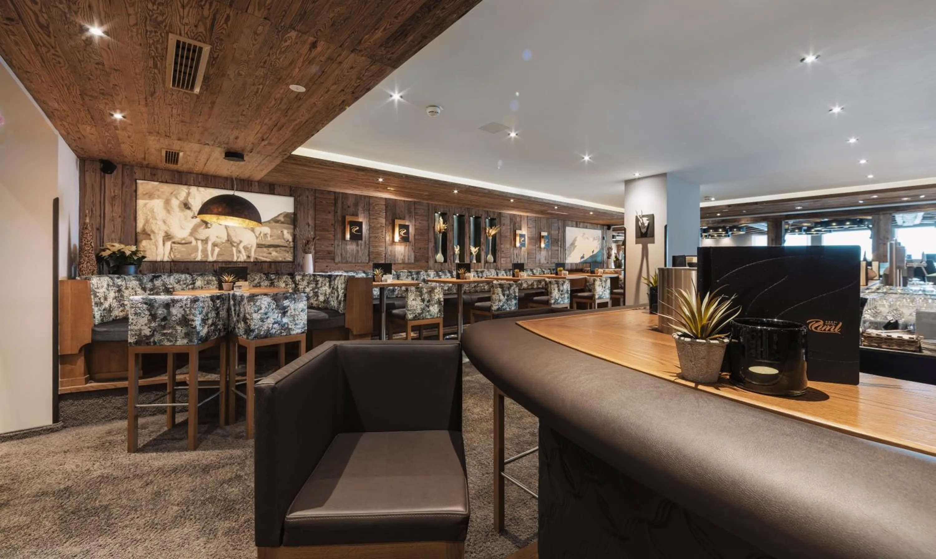 Lounge or bar in SKI - GOLF - WELLNESS Hotel Riml