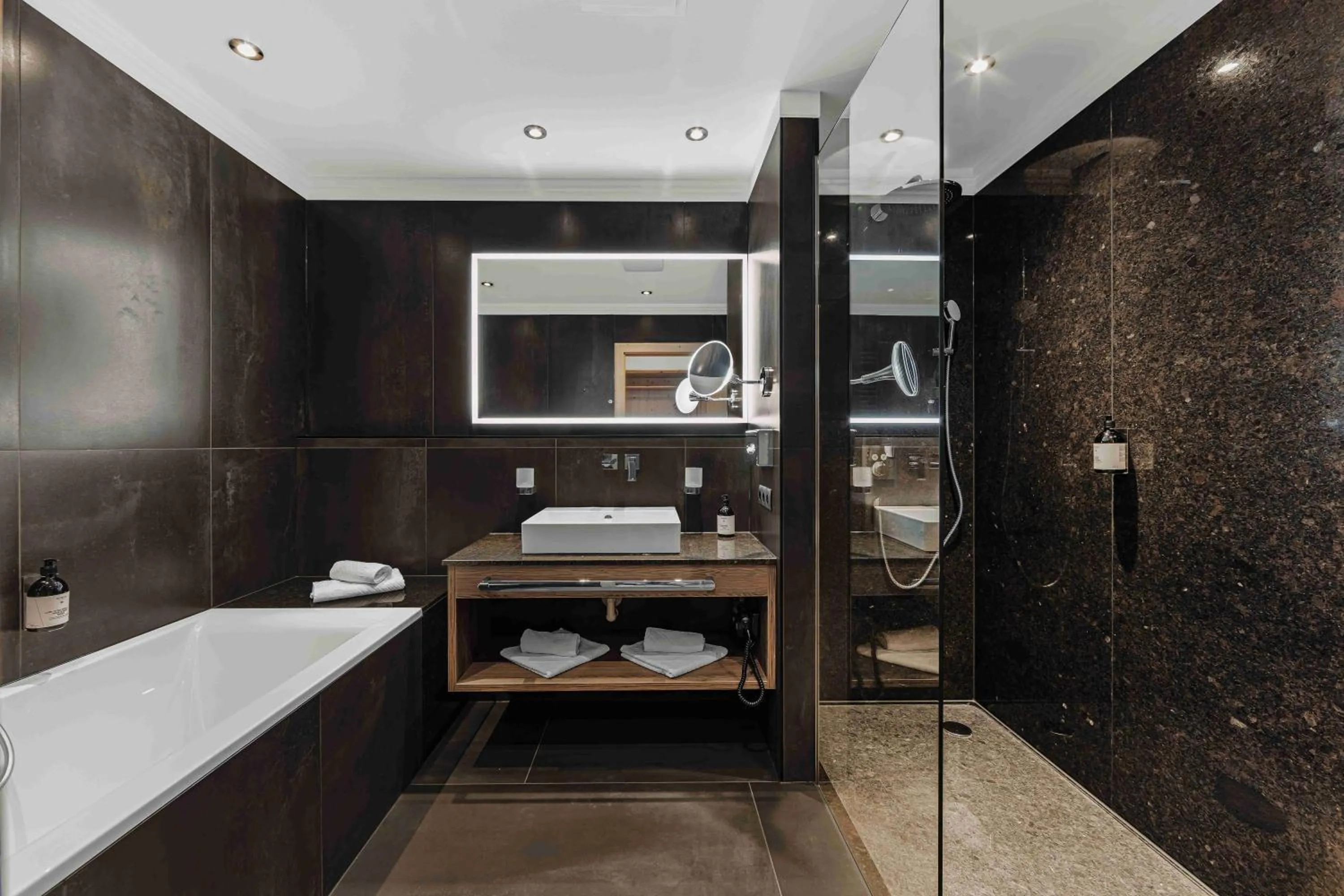 Shower in SKI - GOLF - WELLNESS Hotel Riml