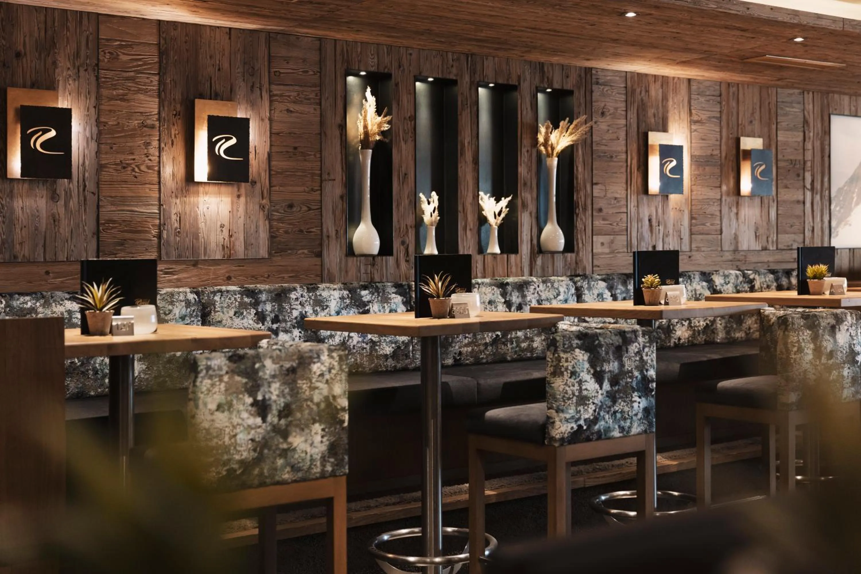 Lounge or bar in SKI - GOLF - WELLNESS Hotel Riml