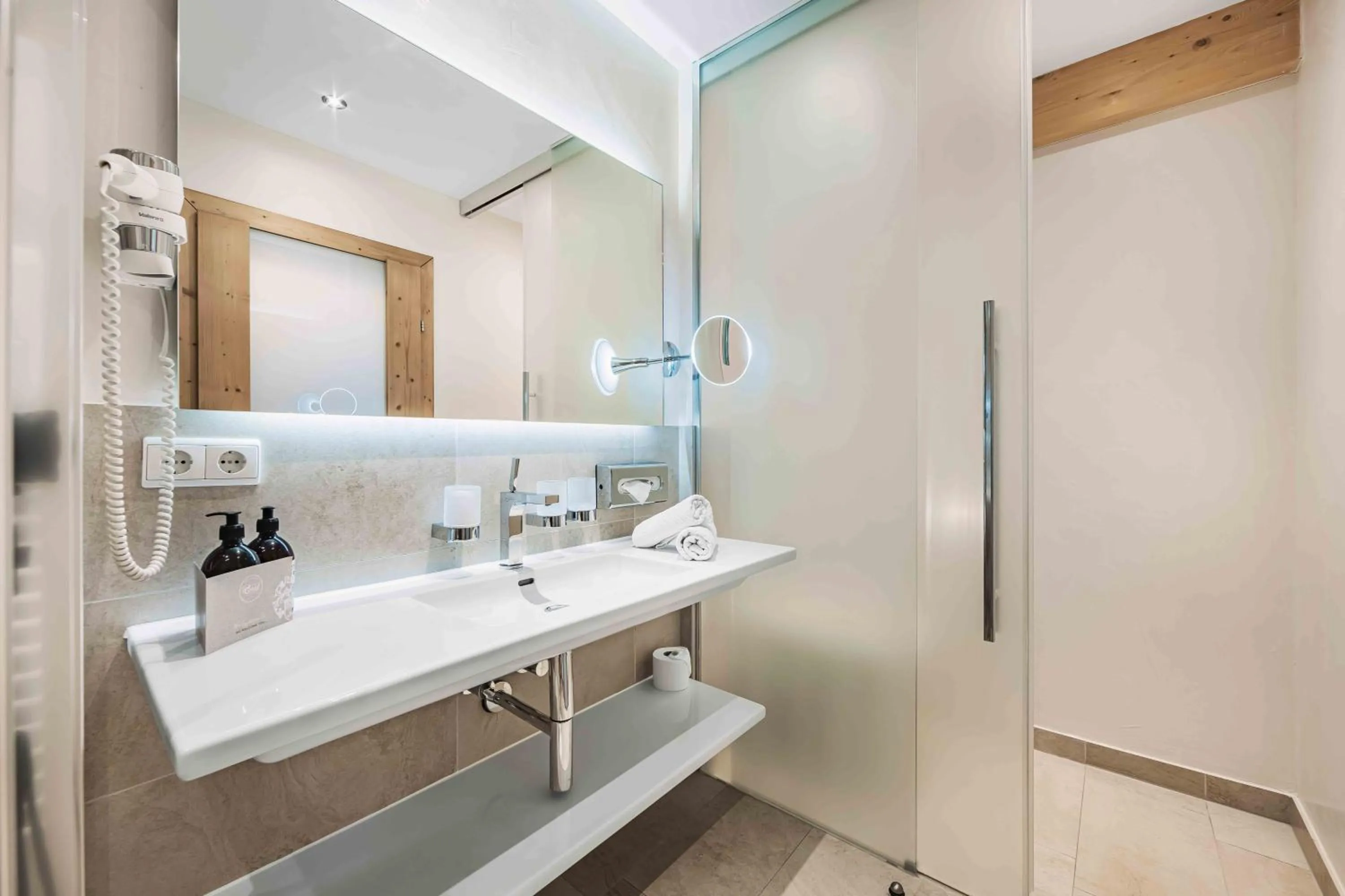 Shower in SKI - GOLF - WELLNESS Hotel Riml -Adults Only