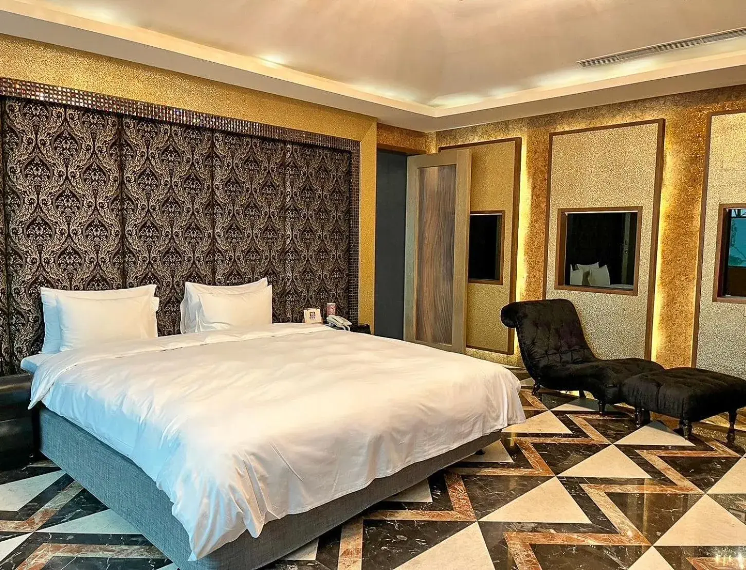 Bed in All-Ur Boutique Motel - ChungLi Branch