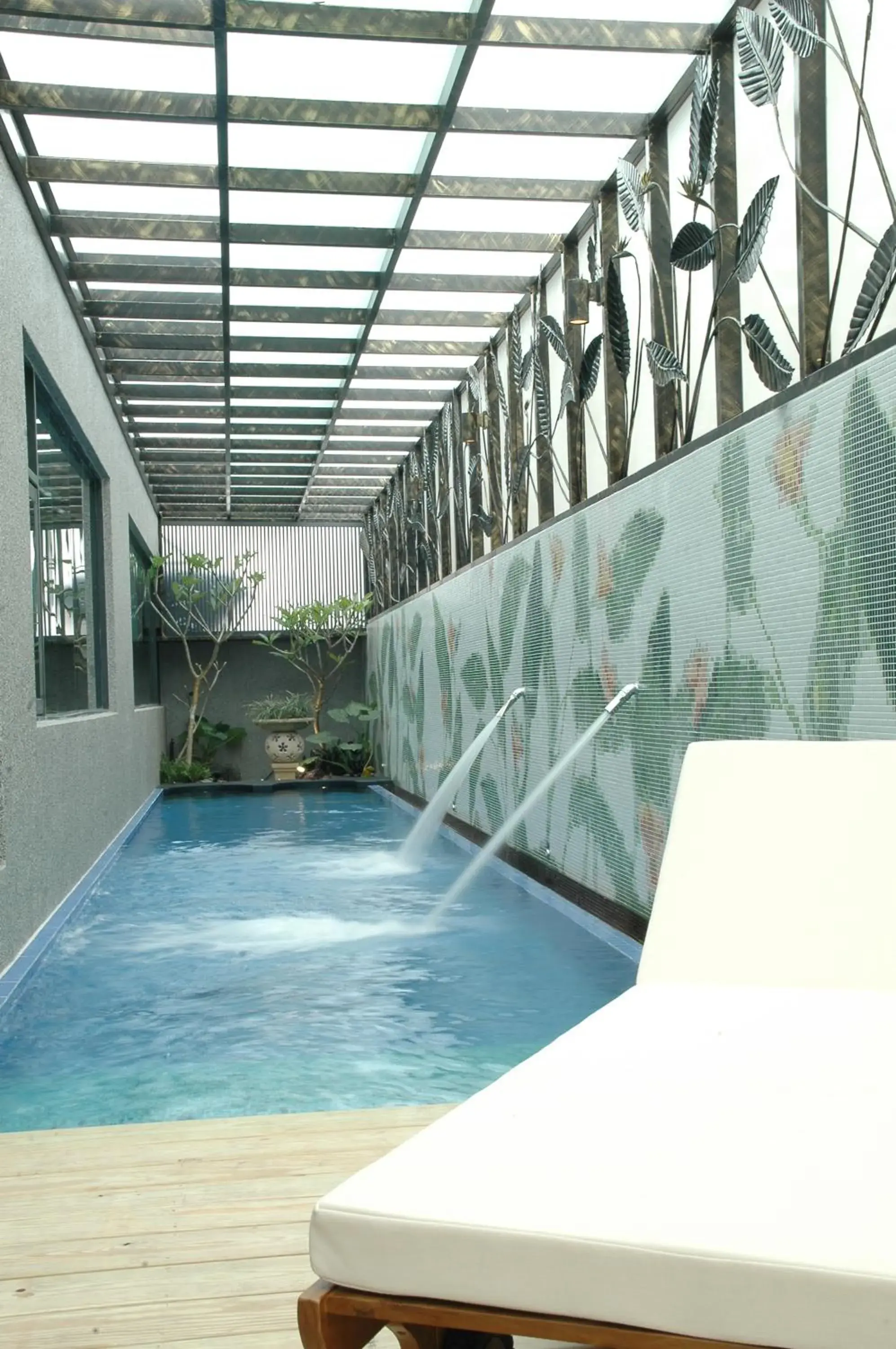 Balcony/Terrace, Swimming Pool in All-Ur Boutique Motel - ChungLi Branch