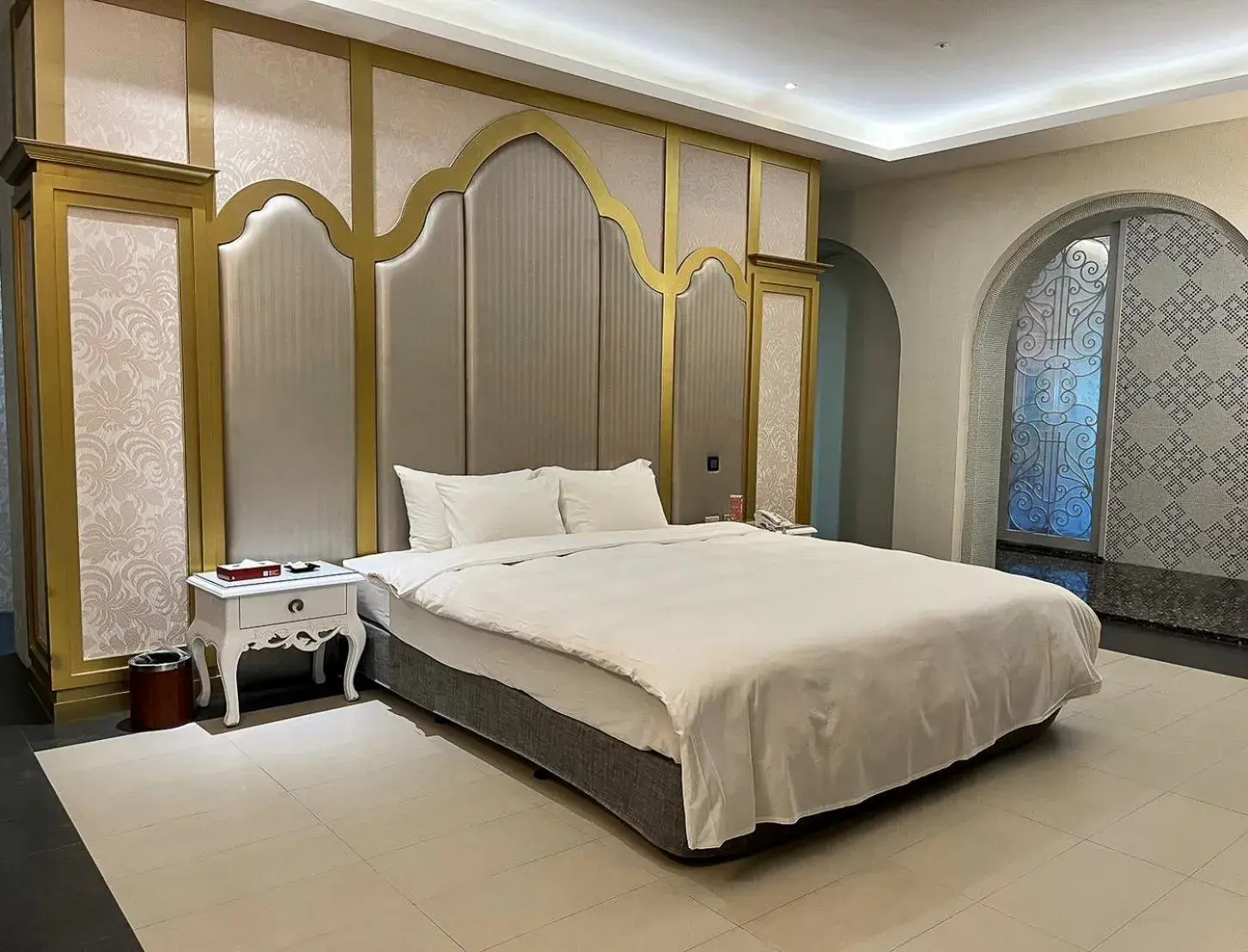 Bed in All-Ur Boutique Motel - ChungLi Branch