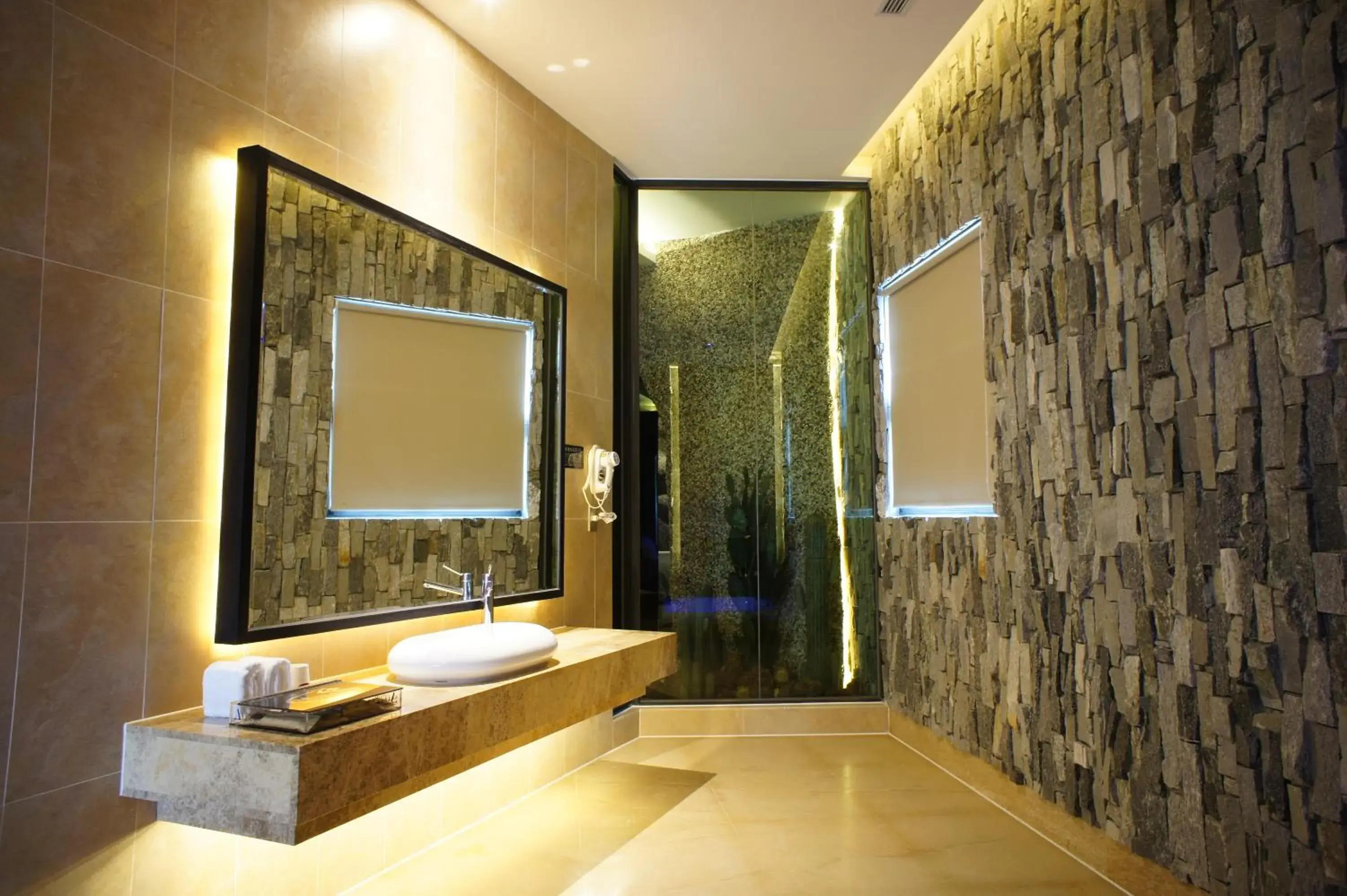 Bathroom in All-Ur Boutique Motel - ChungLi Branch