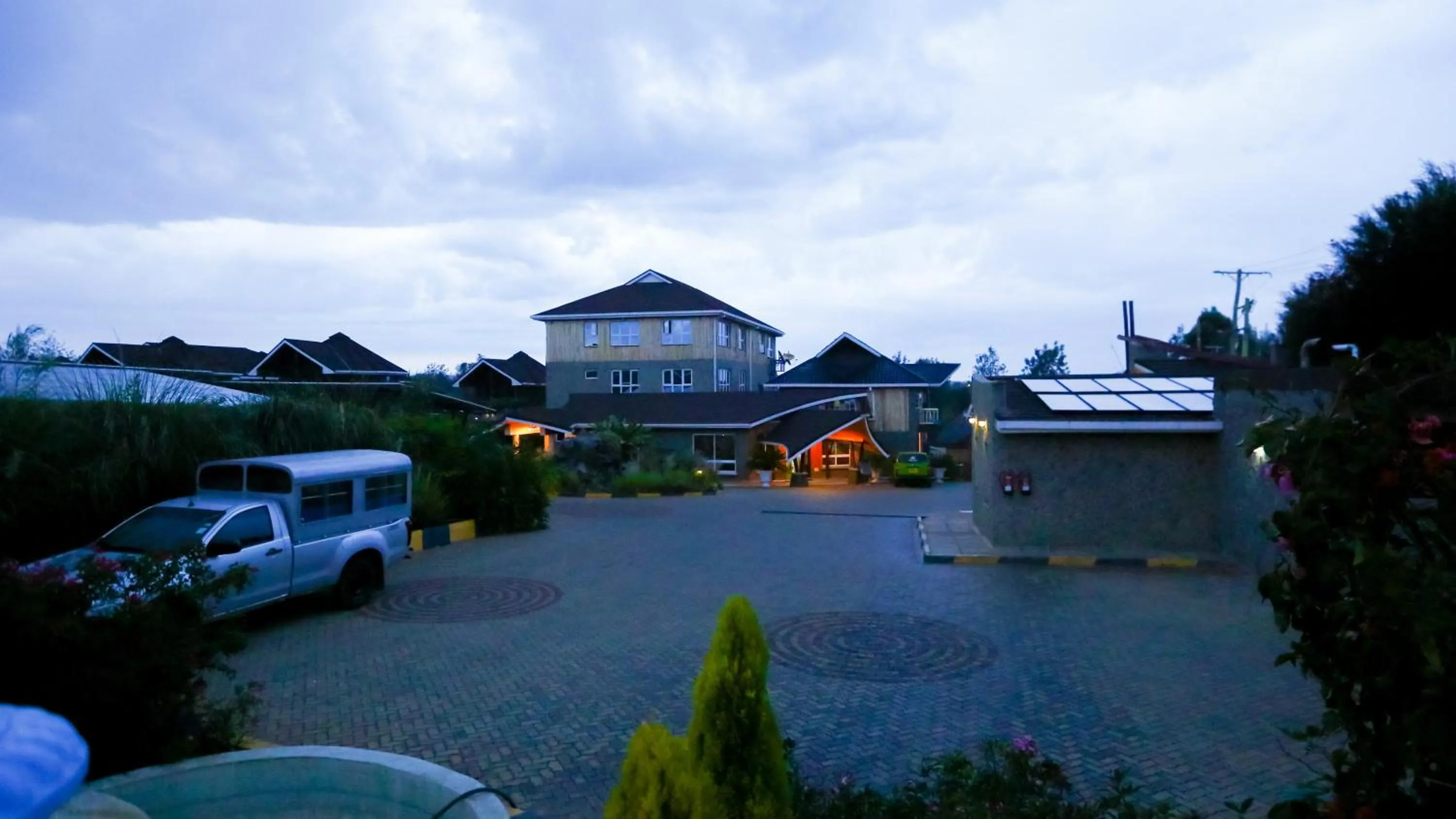 Parking in Aberdare Prestige & Royal Cottages