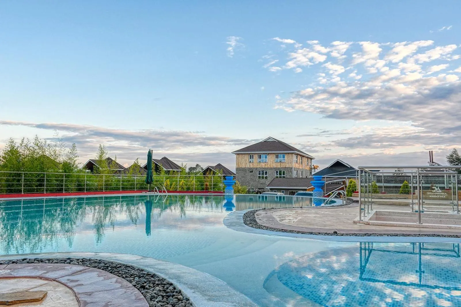 Swimming pool in Aberdare Prestige & Royal Cottages
