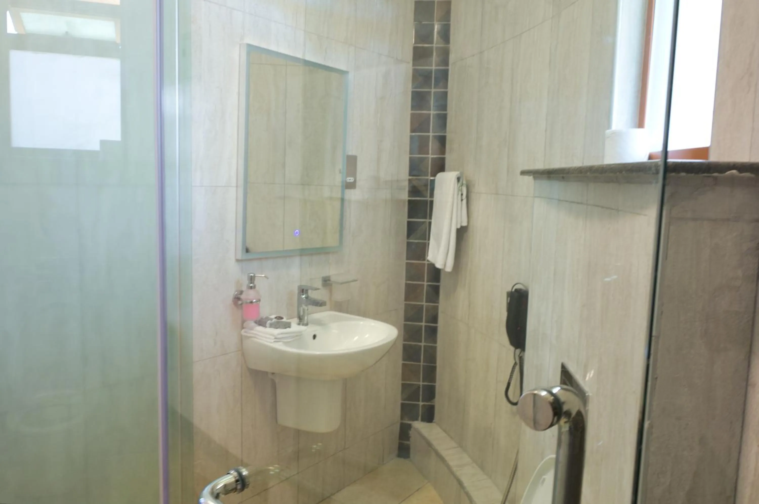 Bathroom in Aberdare Prestige & Royal Cottages