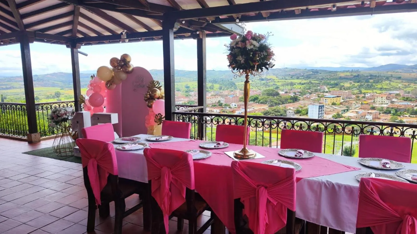 Restaurant/places to eat in Hotel Las Rocas Resort Villanueva