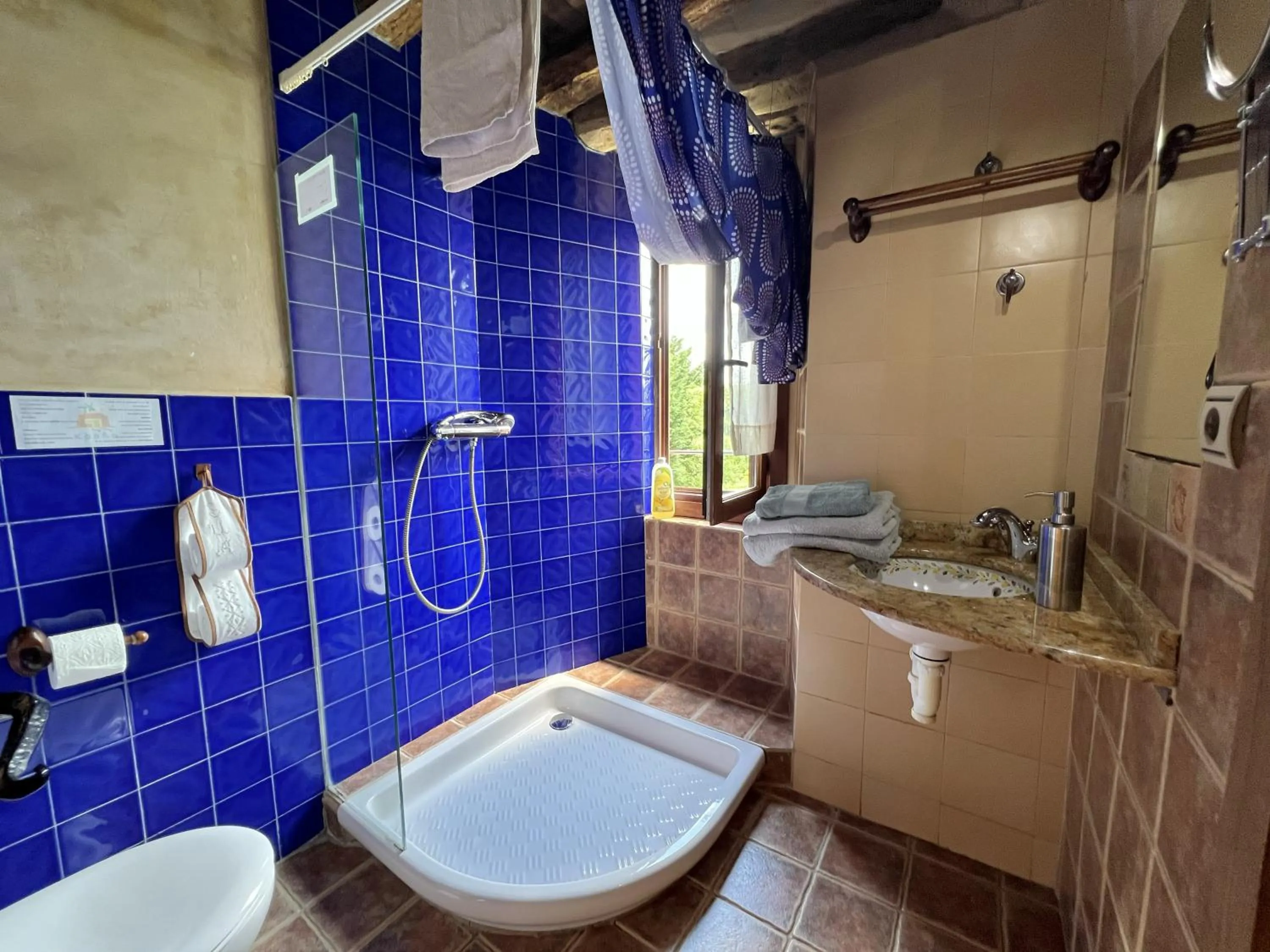 Shower in Casa Rural Ecológica Kaaño Etxea