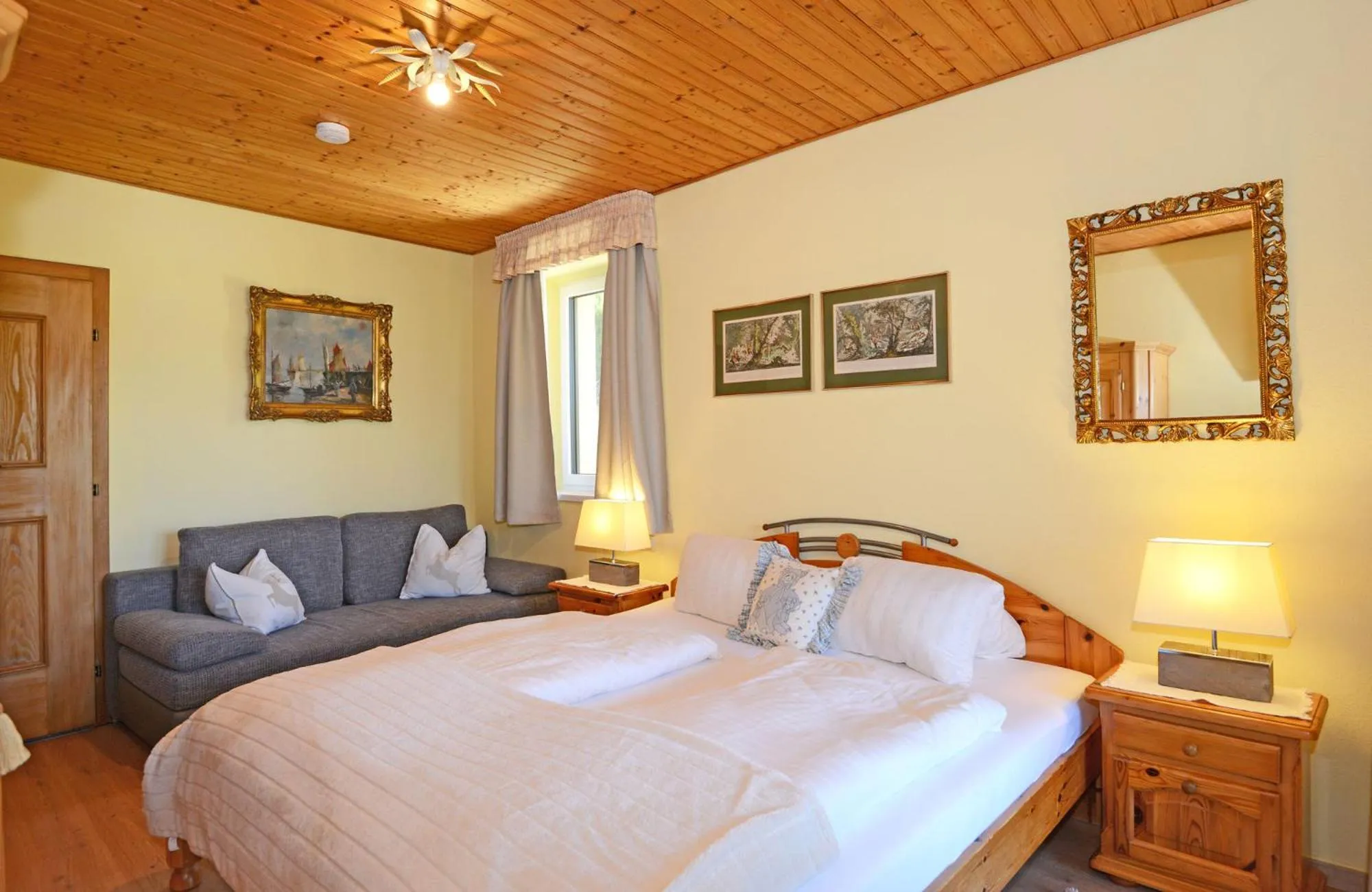 Bedroom, Bed in Romantik Aparthotel Sonnleitn