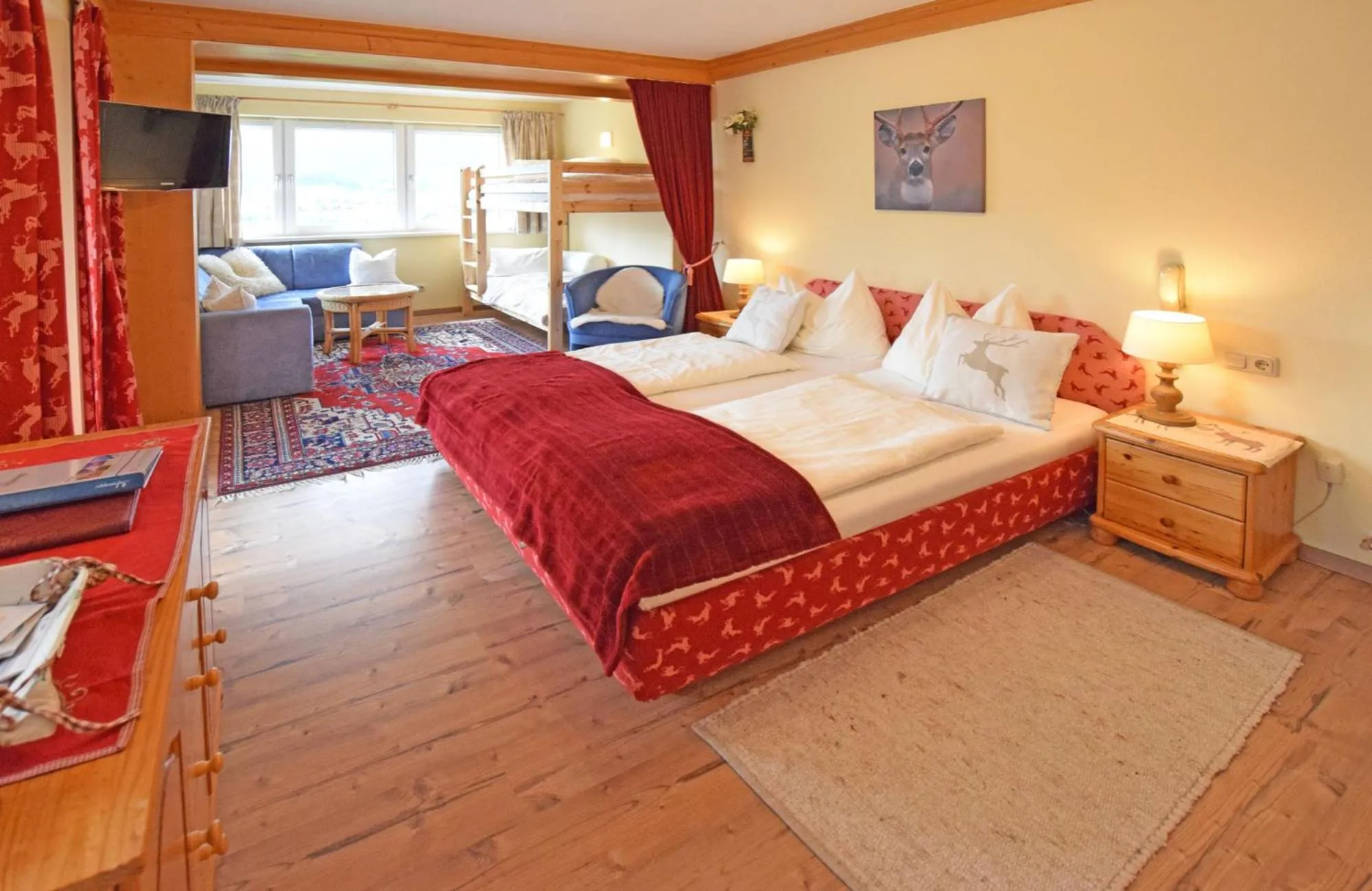 Photo of the whole room, Bed in Romantik Aparthotel Sonnleitn