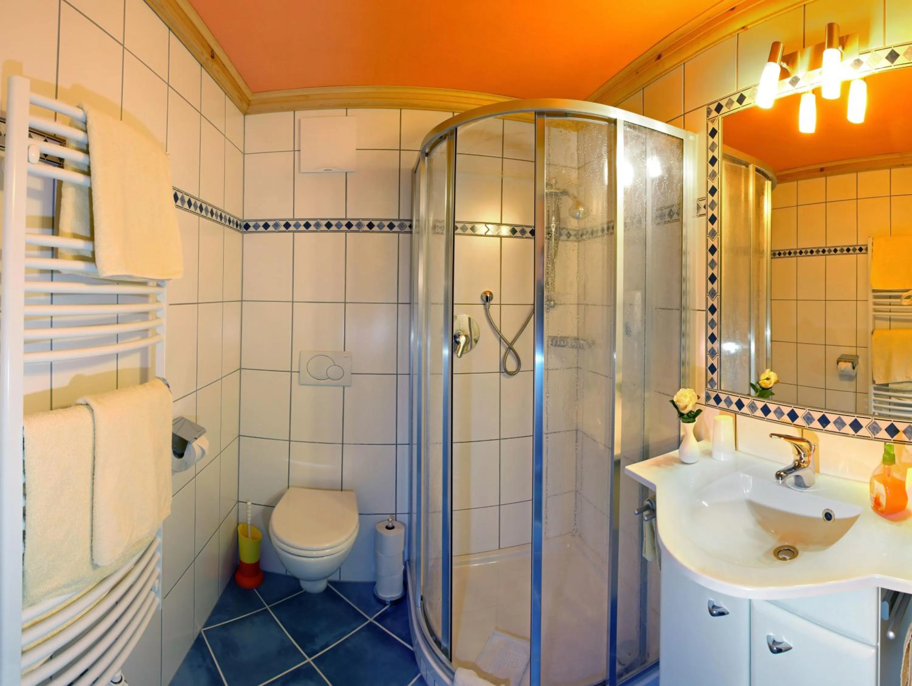 Shower in Romantik Aparthotel Sonnleitn