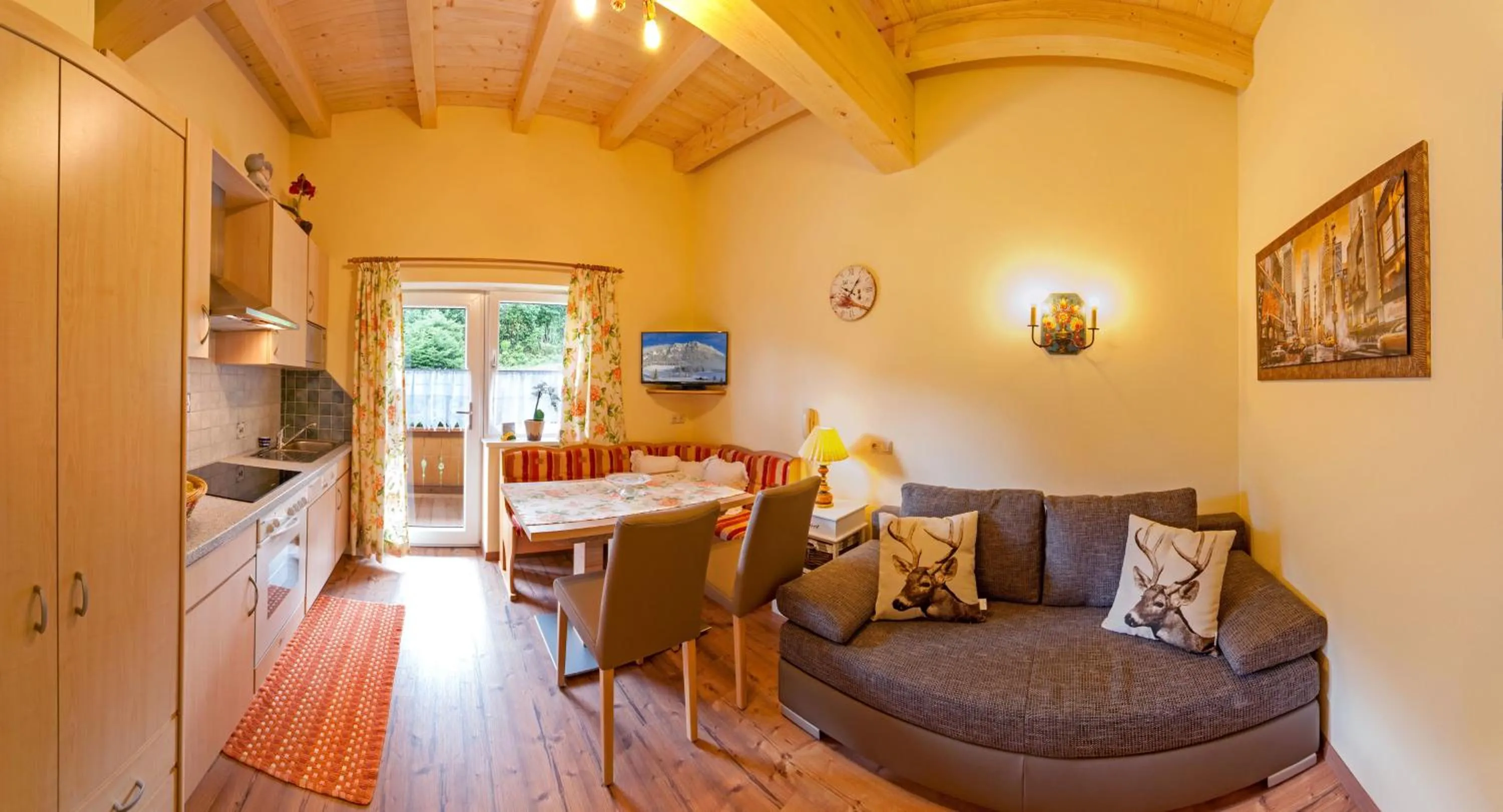 Kitchen or kitchenette in Romantik Aparthotel Sonnleitn