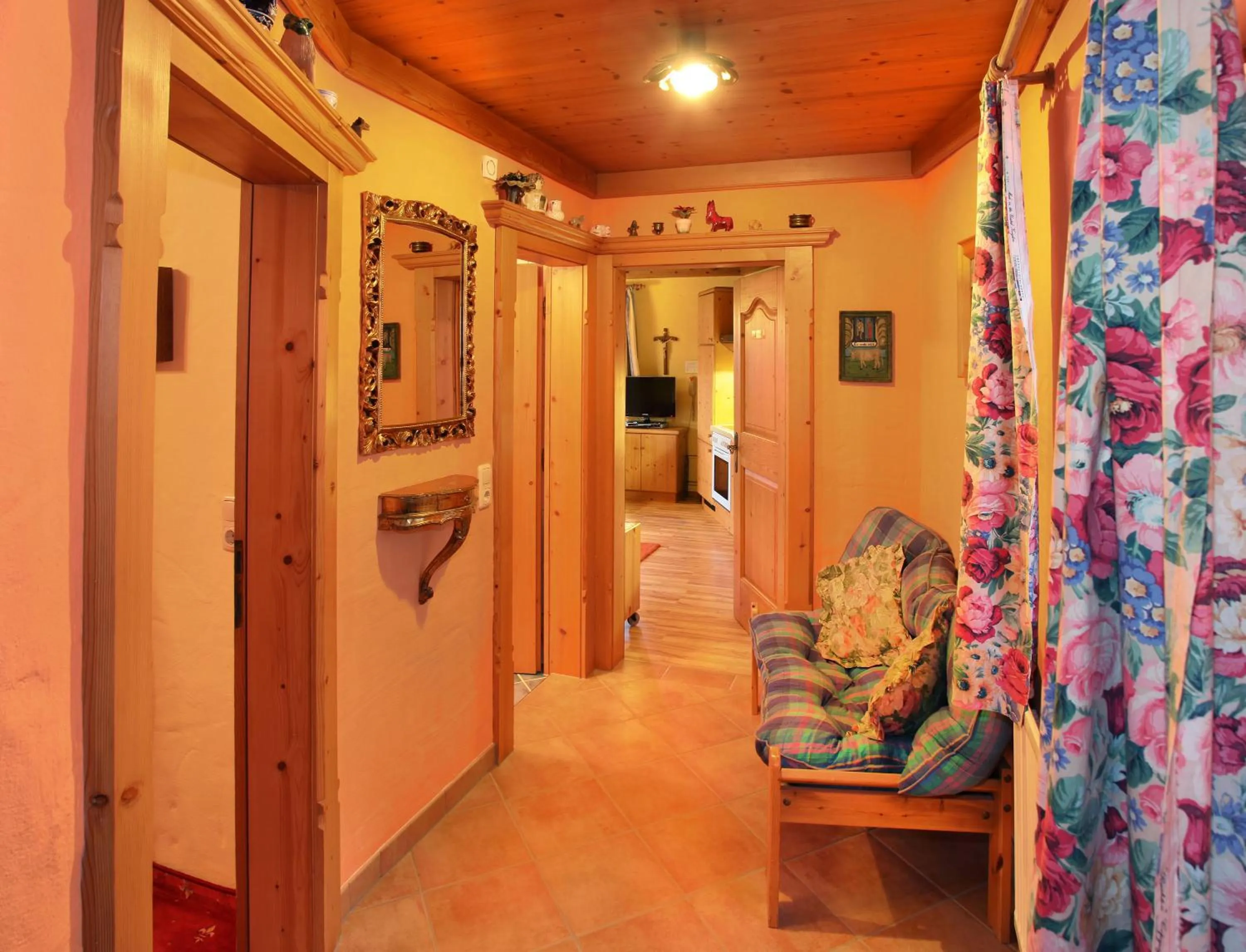 Photo of the whole room in Romantik Aparthotel Sonnleitn