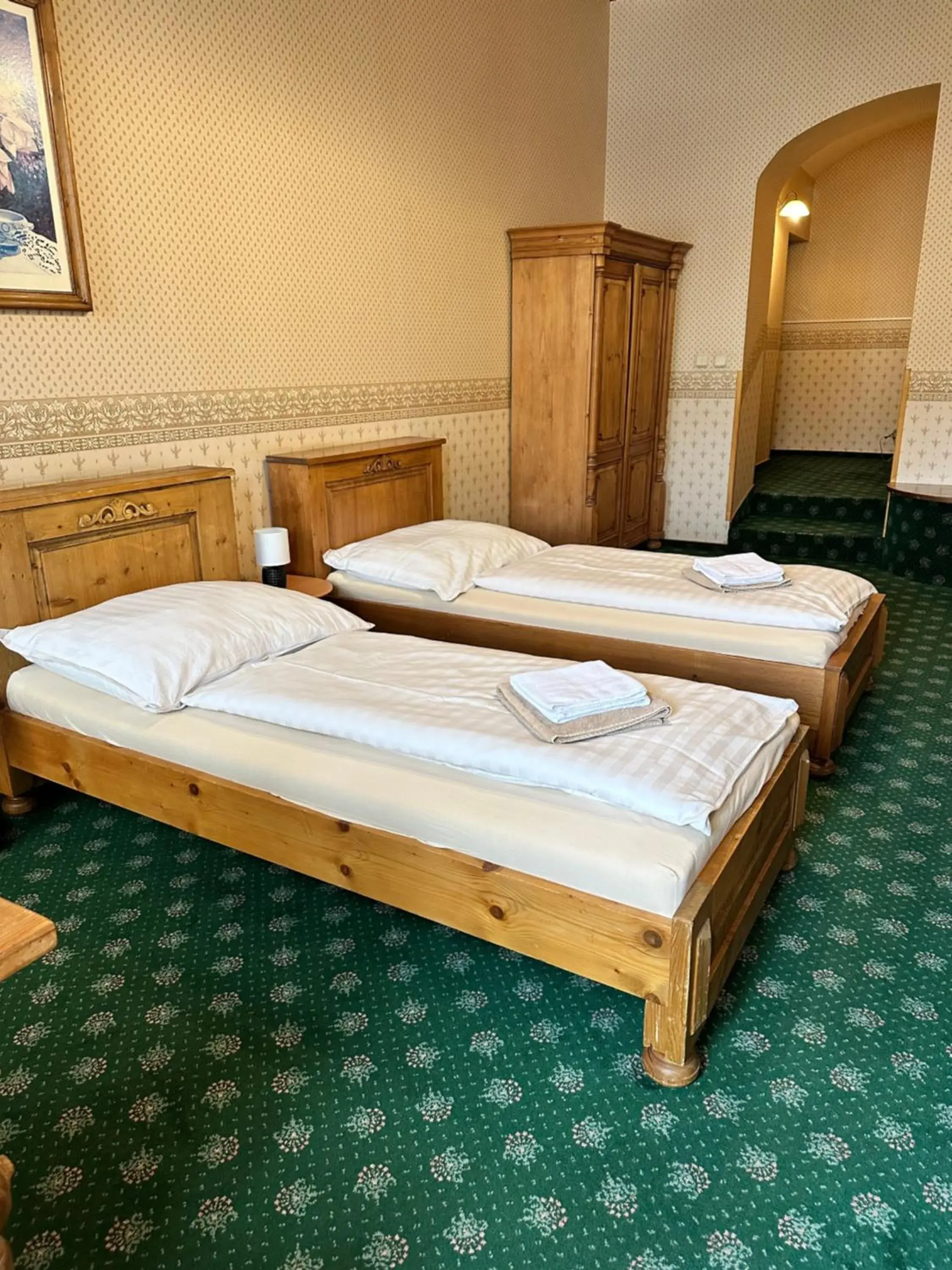 Twin Room with Bathroom in Hotel Maxim Twin Room with Bathroom in Hotel Maxim