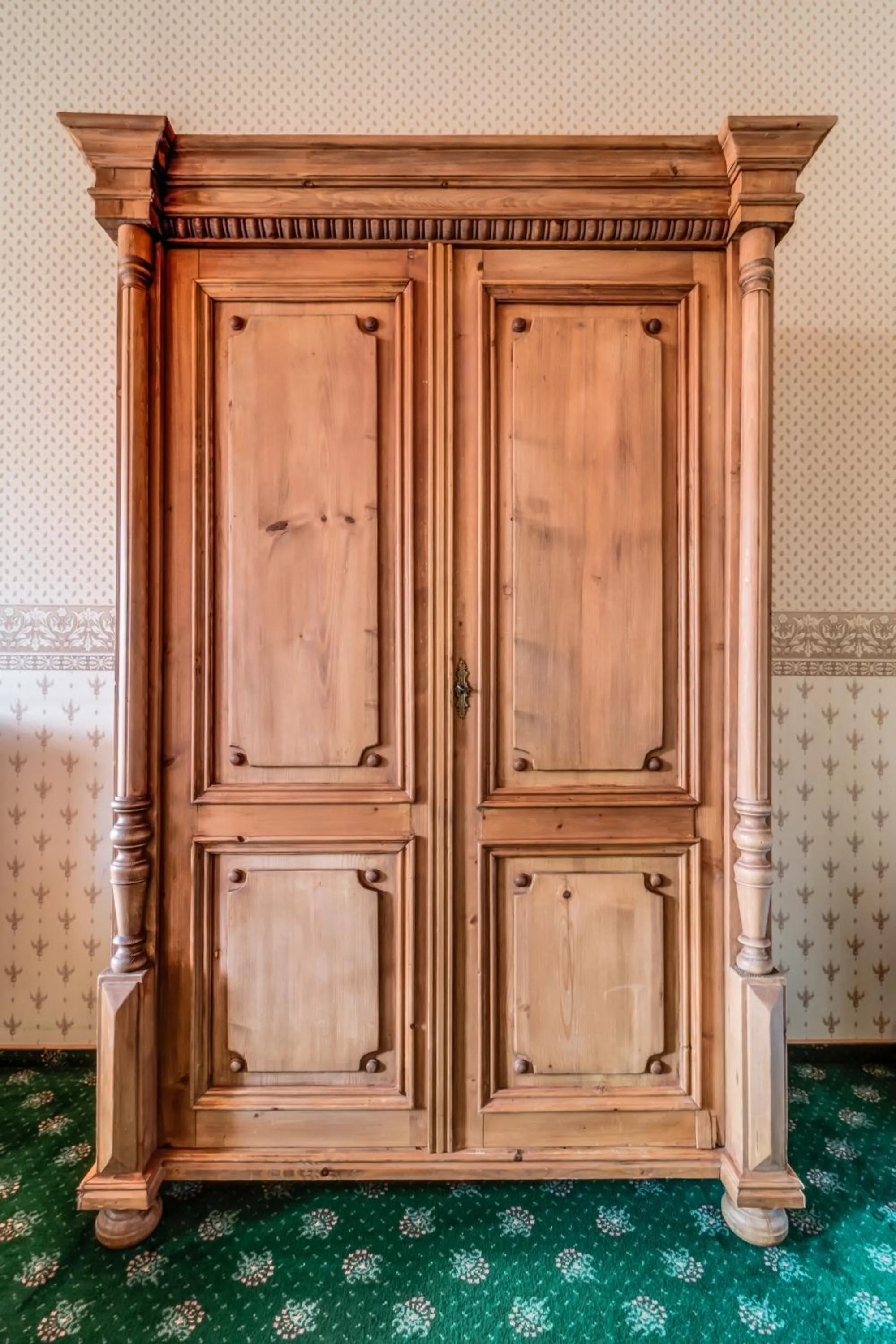 wardrobe in Hotel Maxim