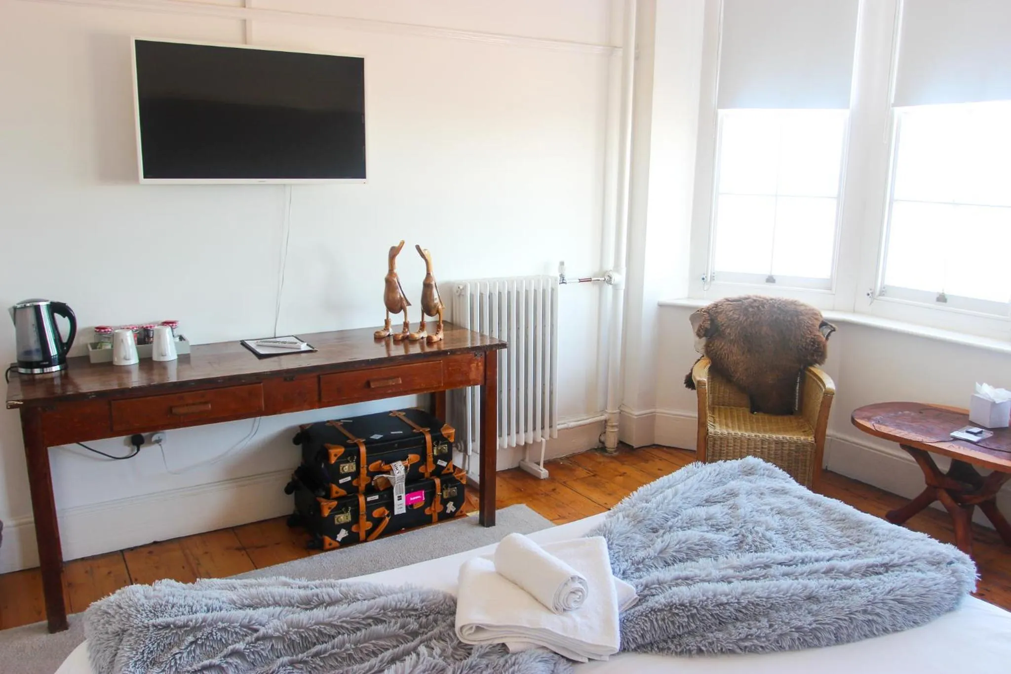 Bedroom, Bed in The Bank Hotel & Bistro