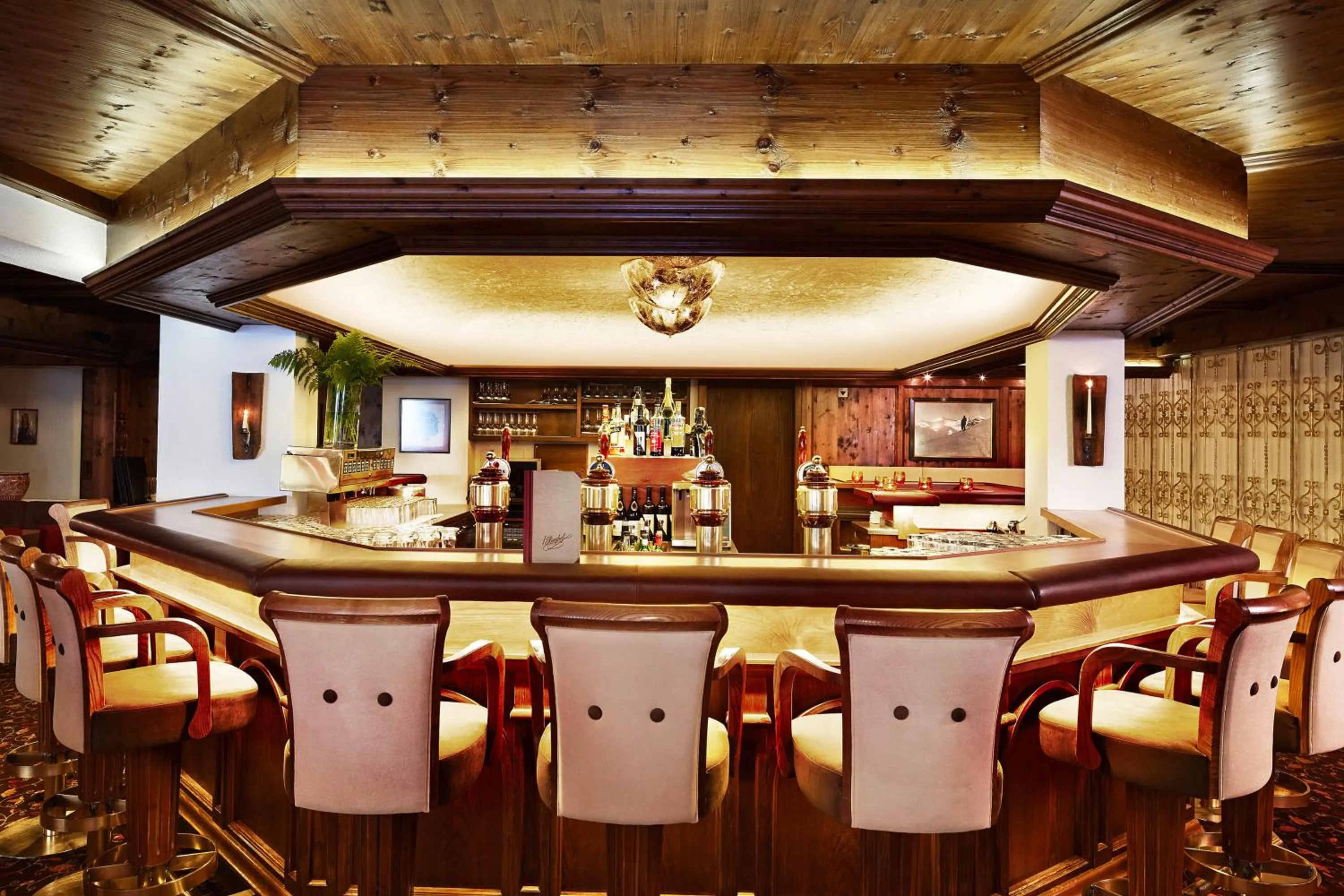 Lounge or bar in Hotel Berghof Crystal Spa & Sports