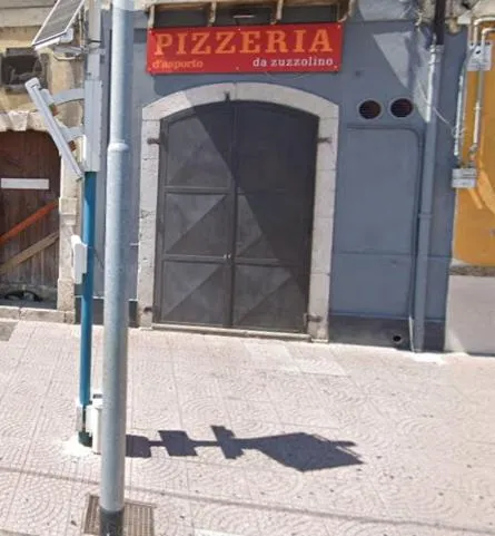 Restaurant/places to eat in Station's Room