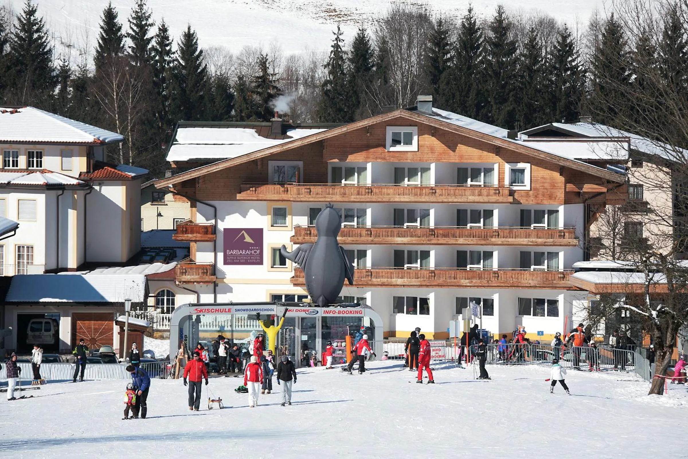 Ski School in Hotel Barbarahof 4 stars Superior - Adults Only "soft" from 10 years - Skibus-stop