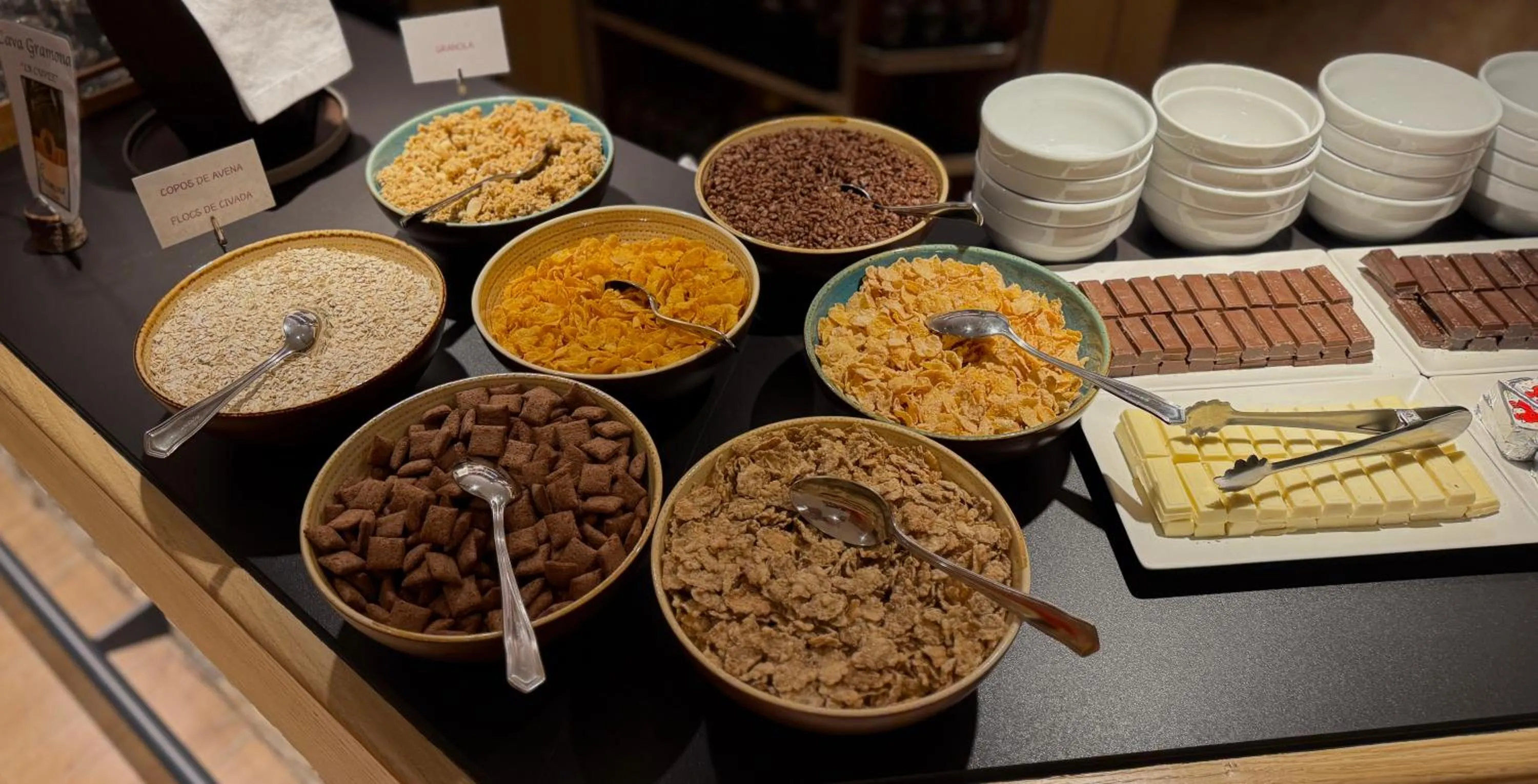 Breakfast in Hotel Petit Lacreu