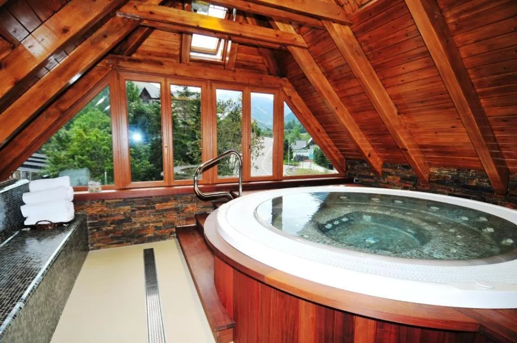 Spa and wellness centre/facilities in Hotel Petit Lacreu