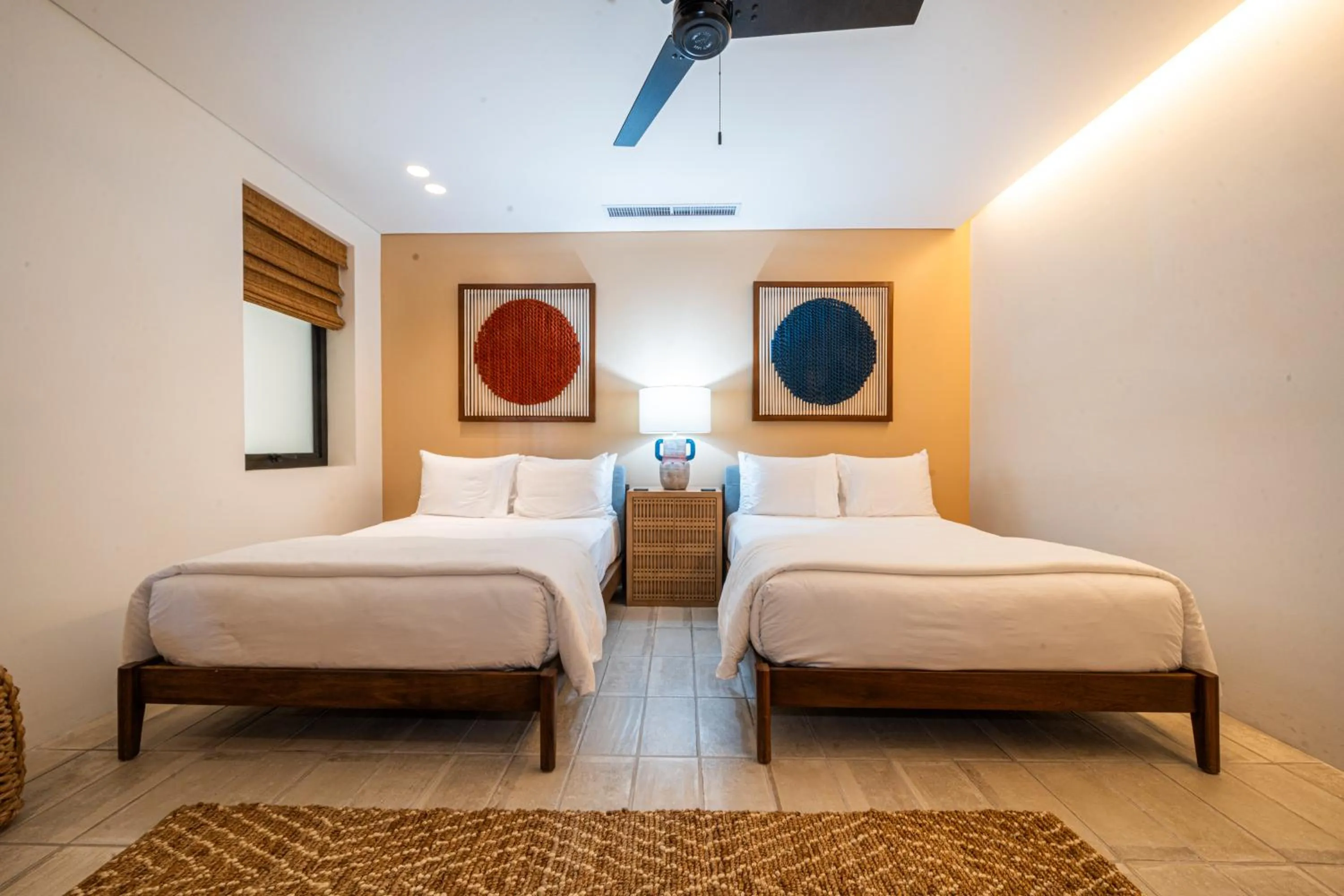 Photo of the whole room, Bed in 1 Homes Preview Cabo