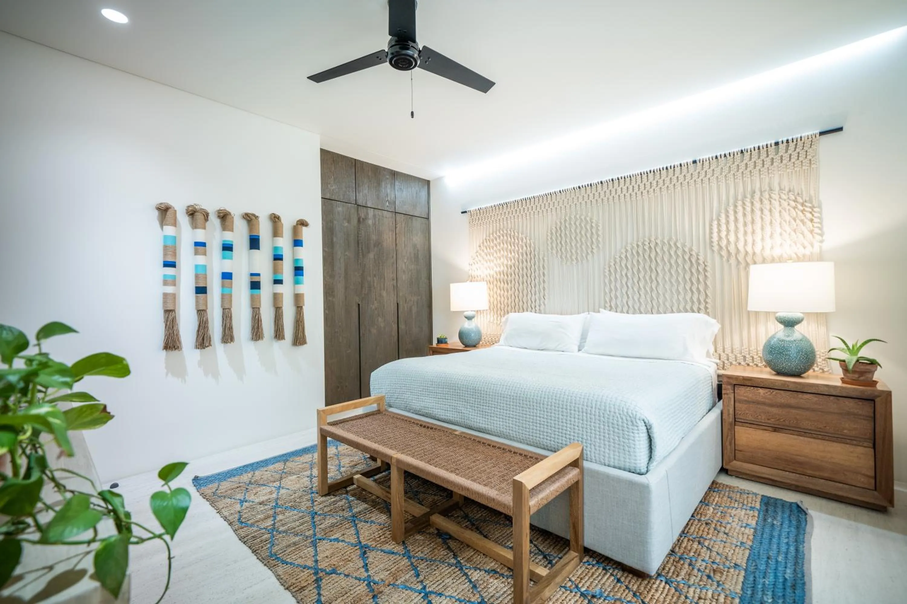 Photo of the whole room, Bed in 1 Homes Preview Cabo