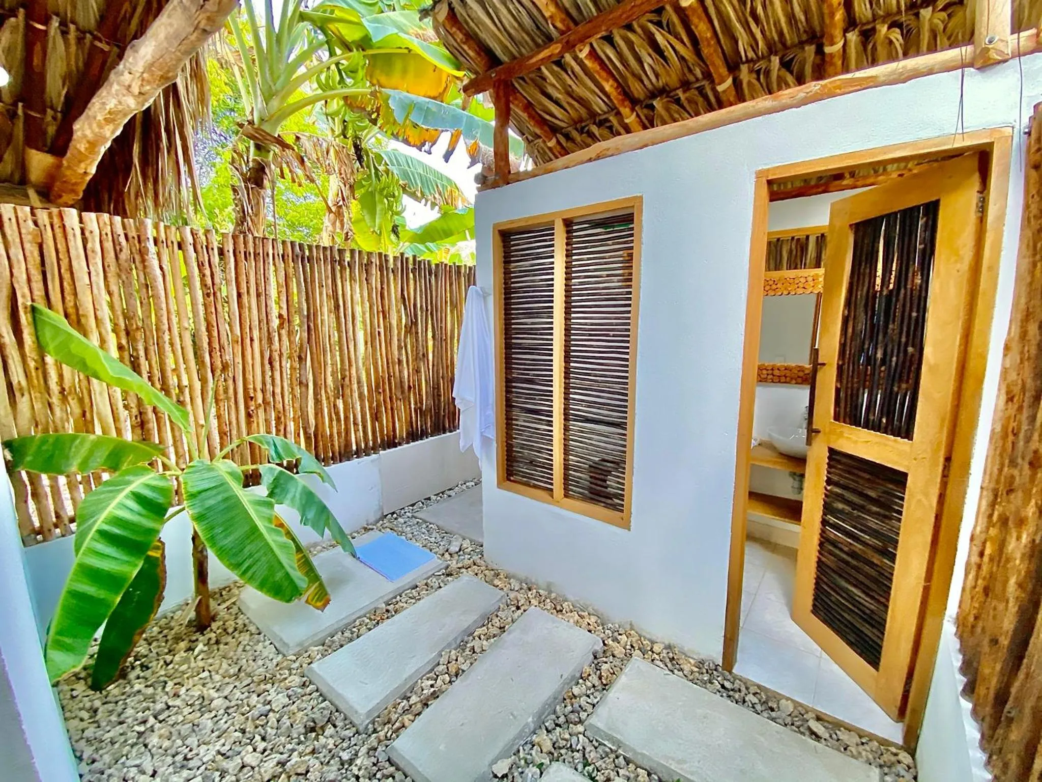 Open Air Bath in Isla Fuerte - Wiji Island House