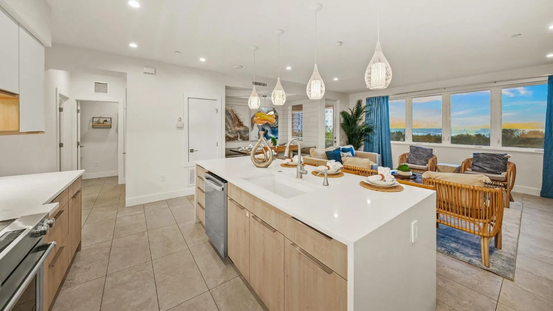 Kitchen or kitchenette in The Upper Deck