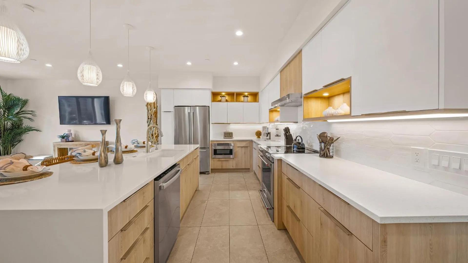 Coffee/tea facilities in The Upper Deck