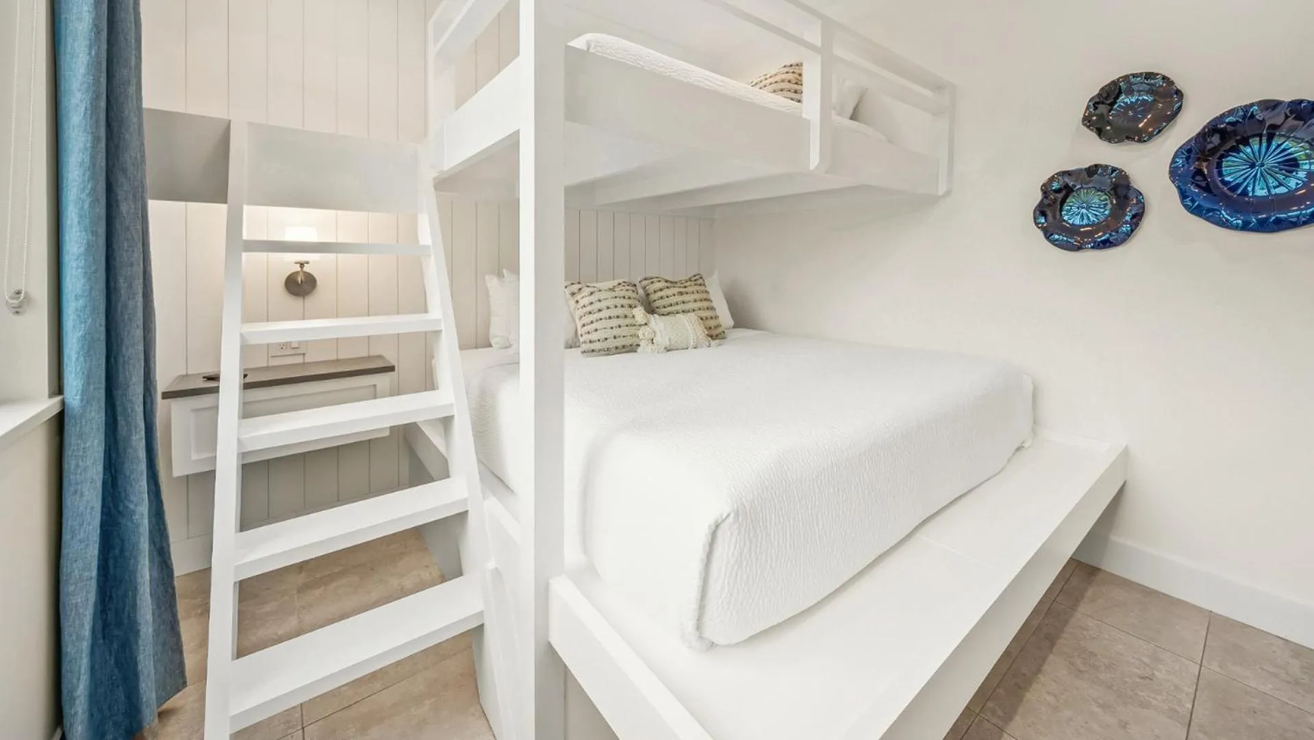 Bed in The Upper Deck